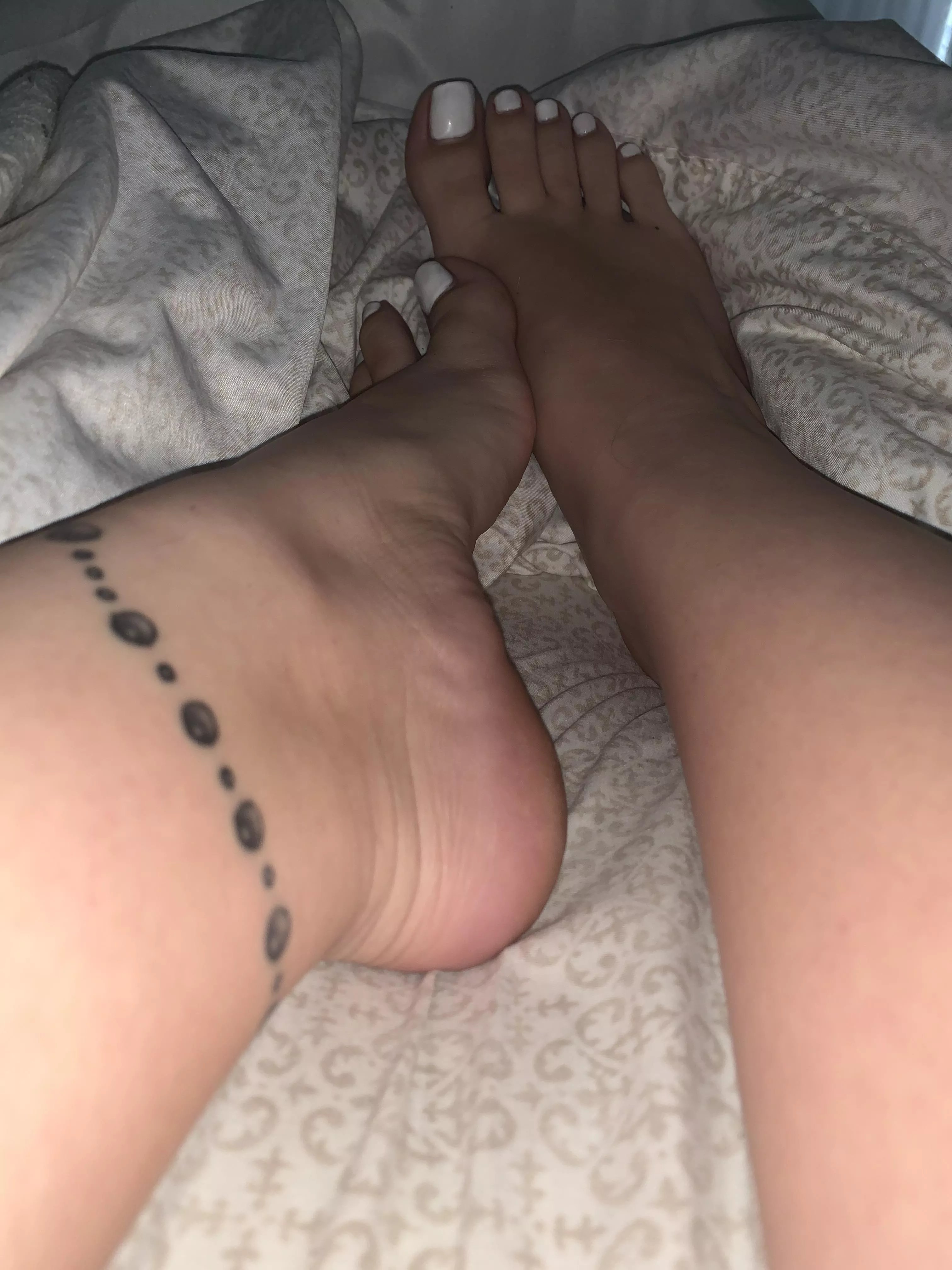 pretty feet always win☺️🤤 posted by kuhmeelwhorehey