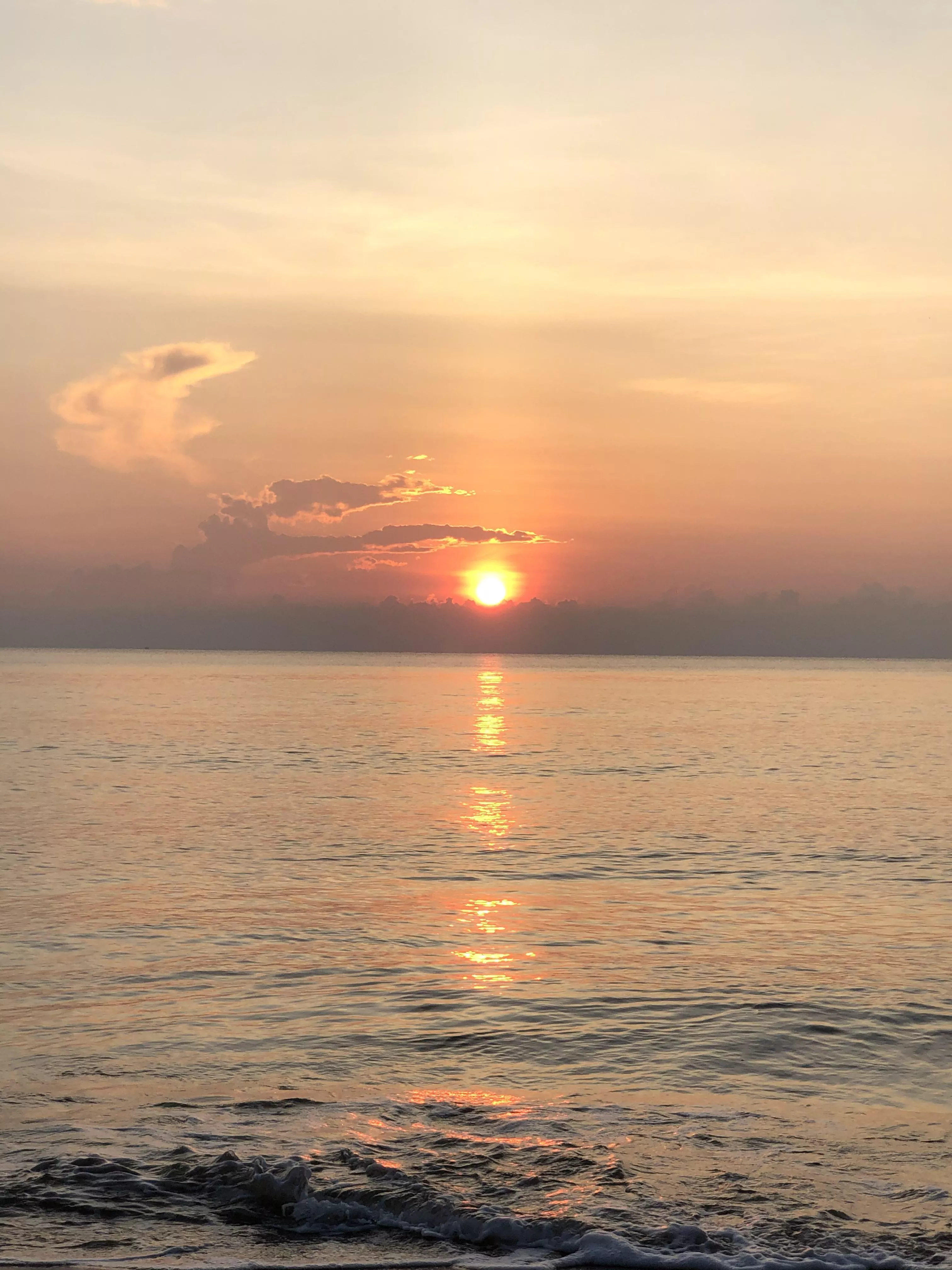 Pretty pastel beach sunrise :) posted by guns_n_gardenias