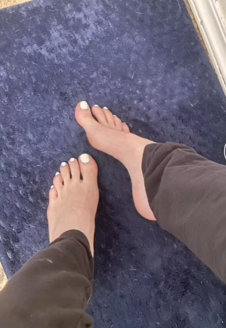 pretty toes waiting for your mouth posted by nastyitalian20