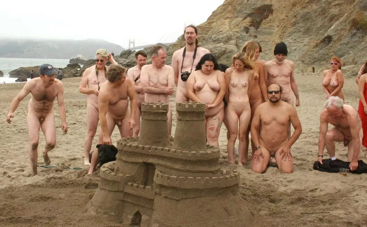 Professional sand castle in San Francisco on a cold day posted by bobettebobqc