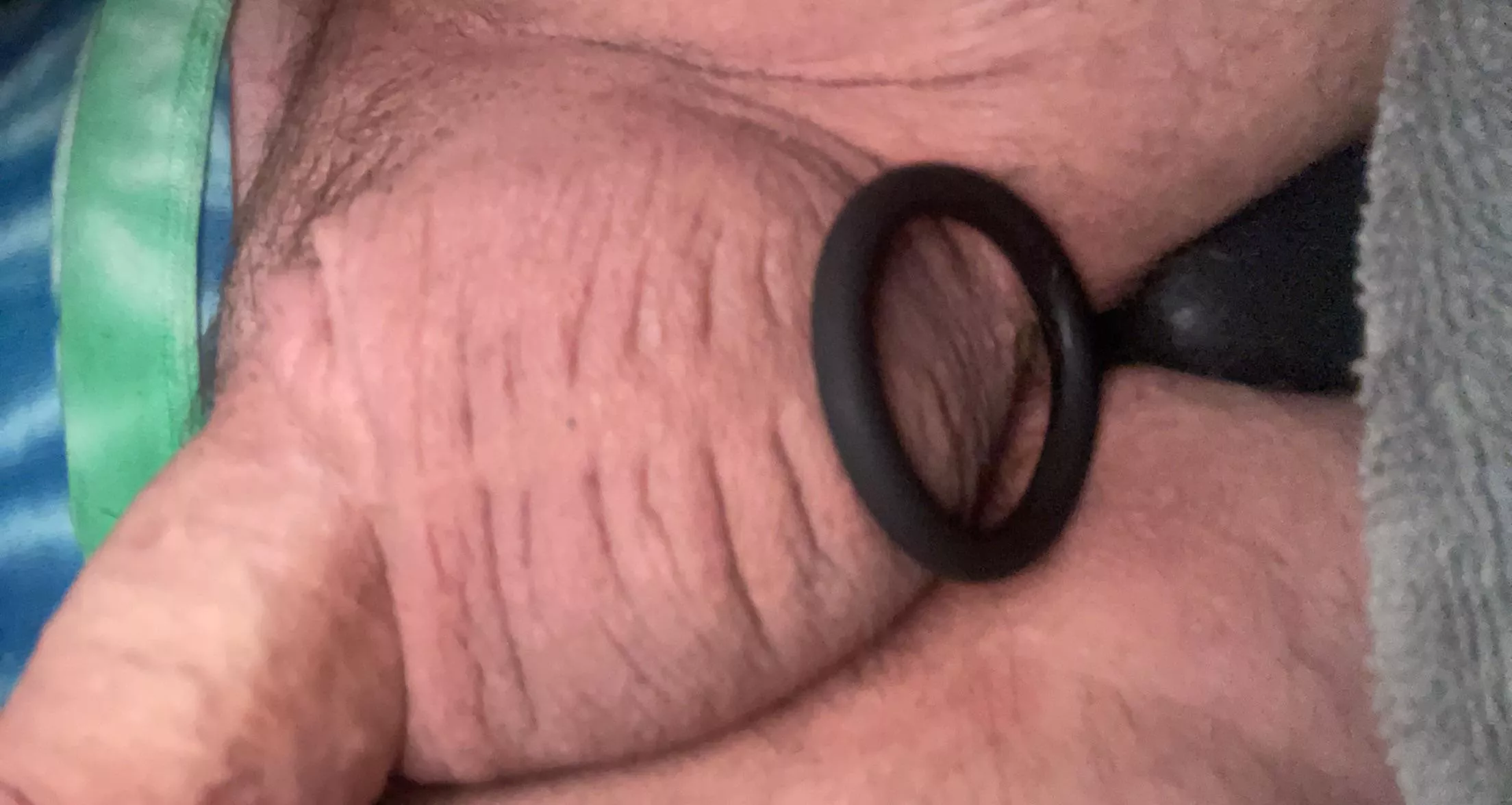 Prostate massager vibrating deep inside me (m35) posted by ohgeeebjohnson