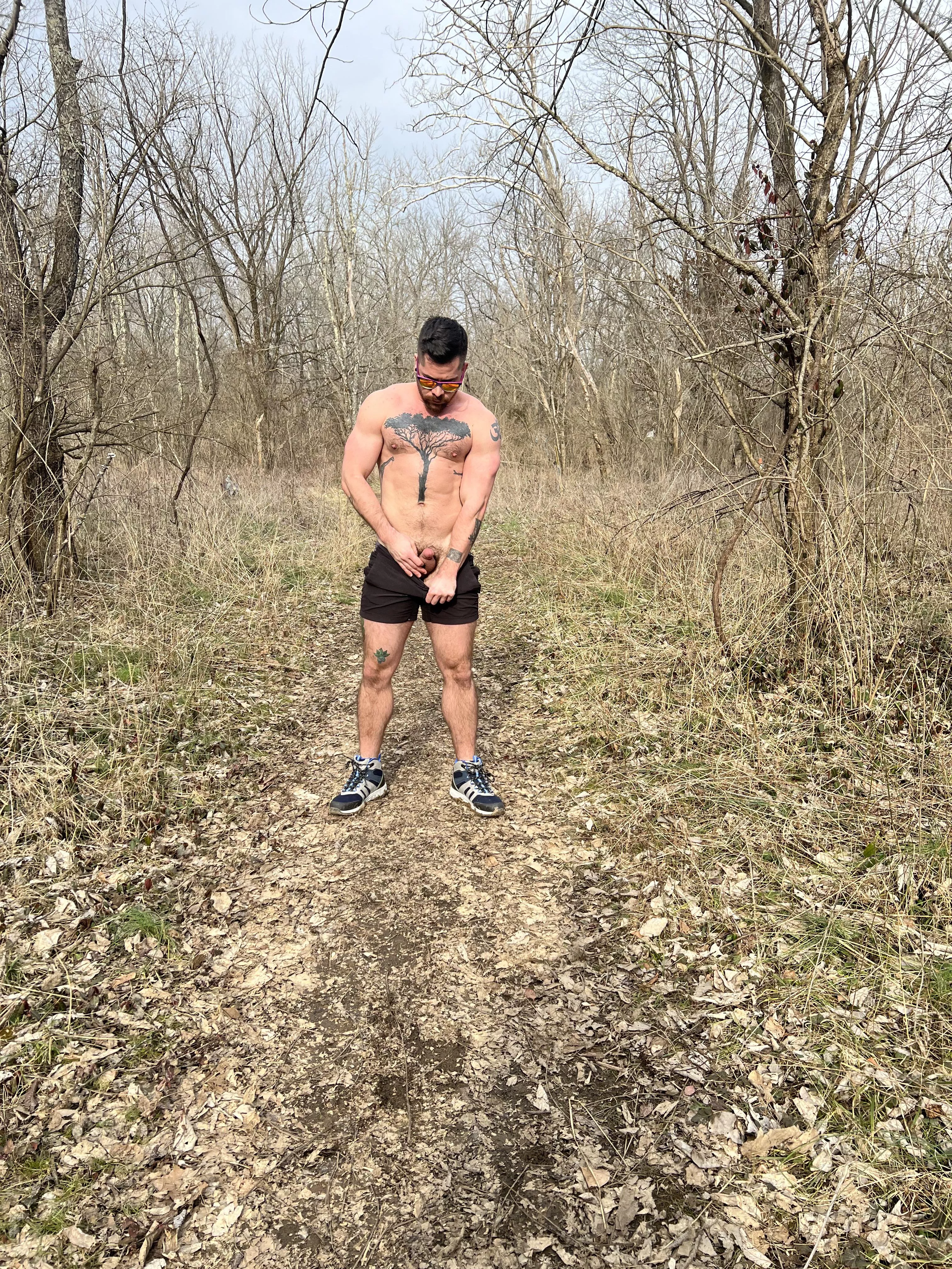 Public piss on a hiking trail posted by thatyogafvcker