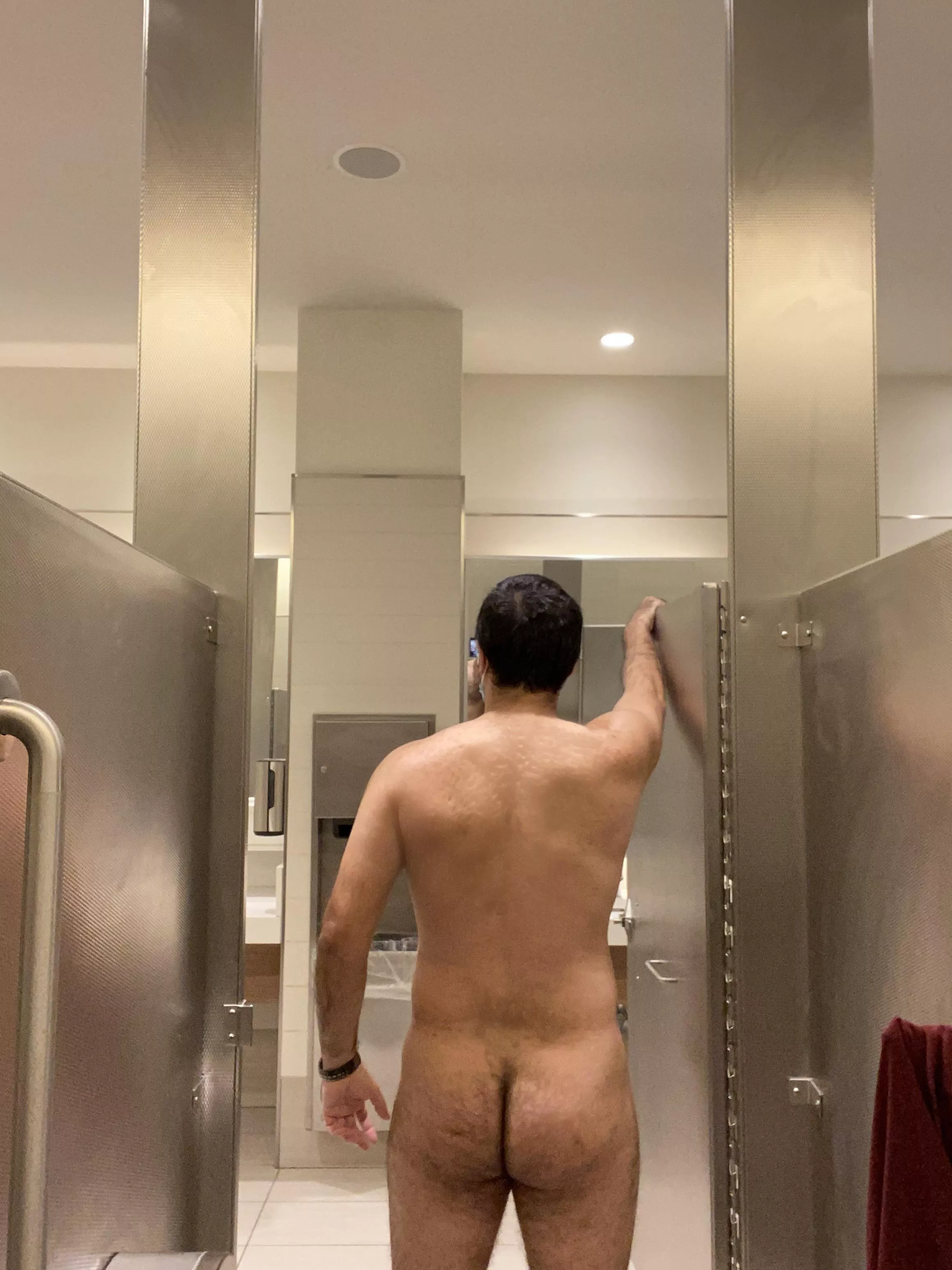 Public washroom ass for you posted by gluteus2