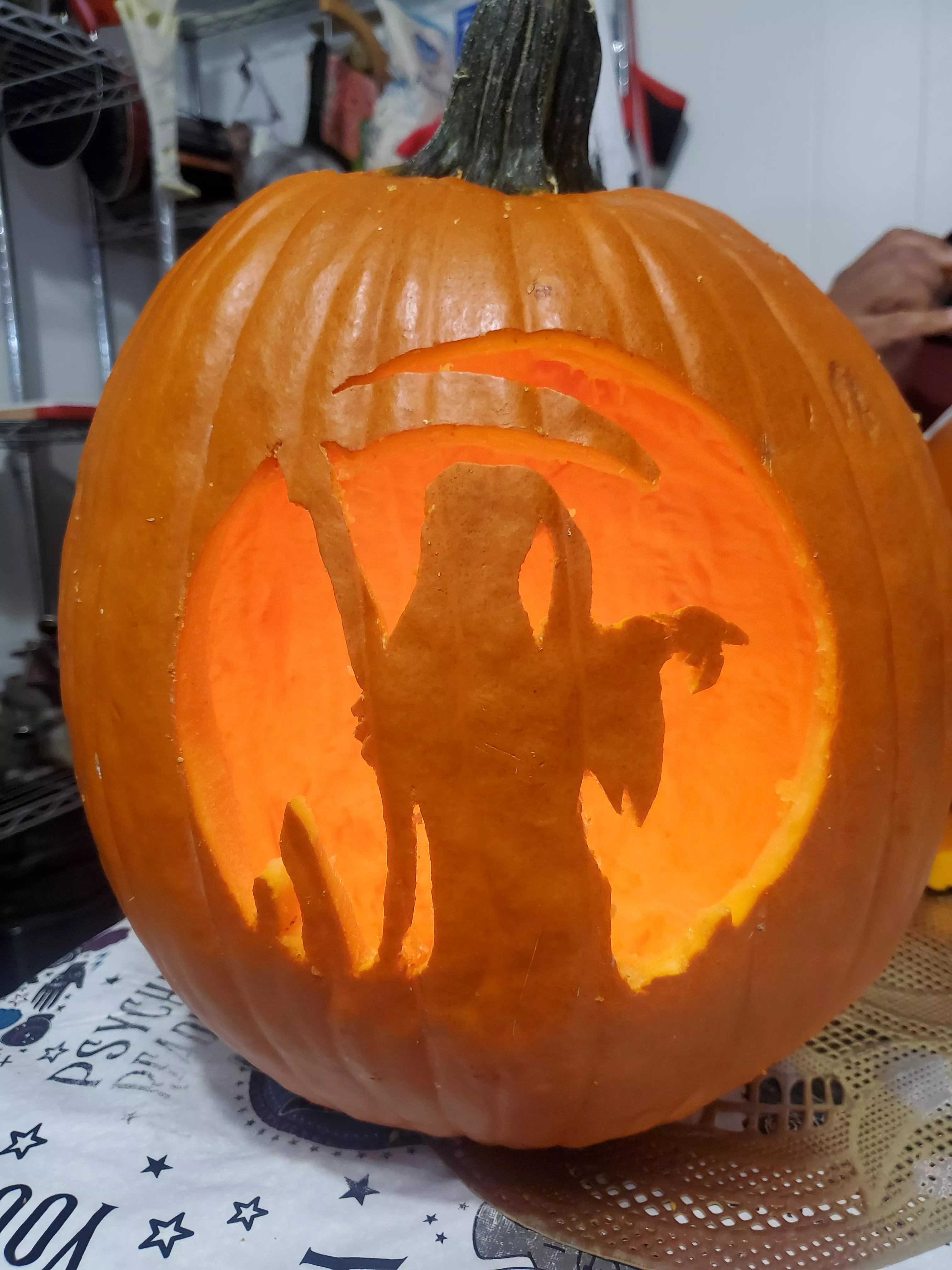 Pumpkin carving posted by cherryredjen