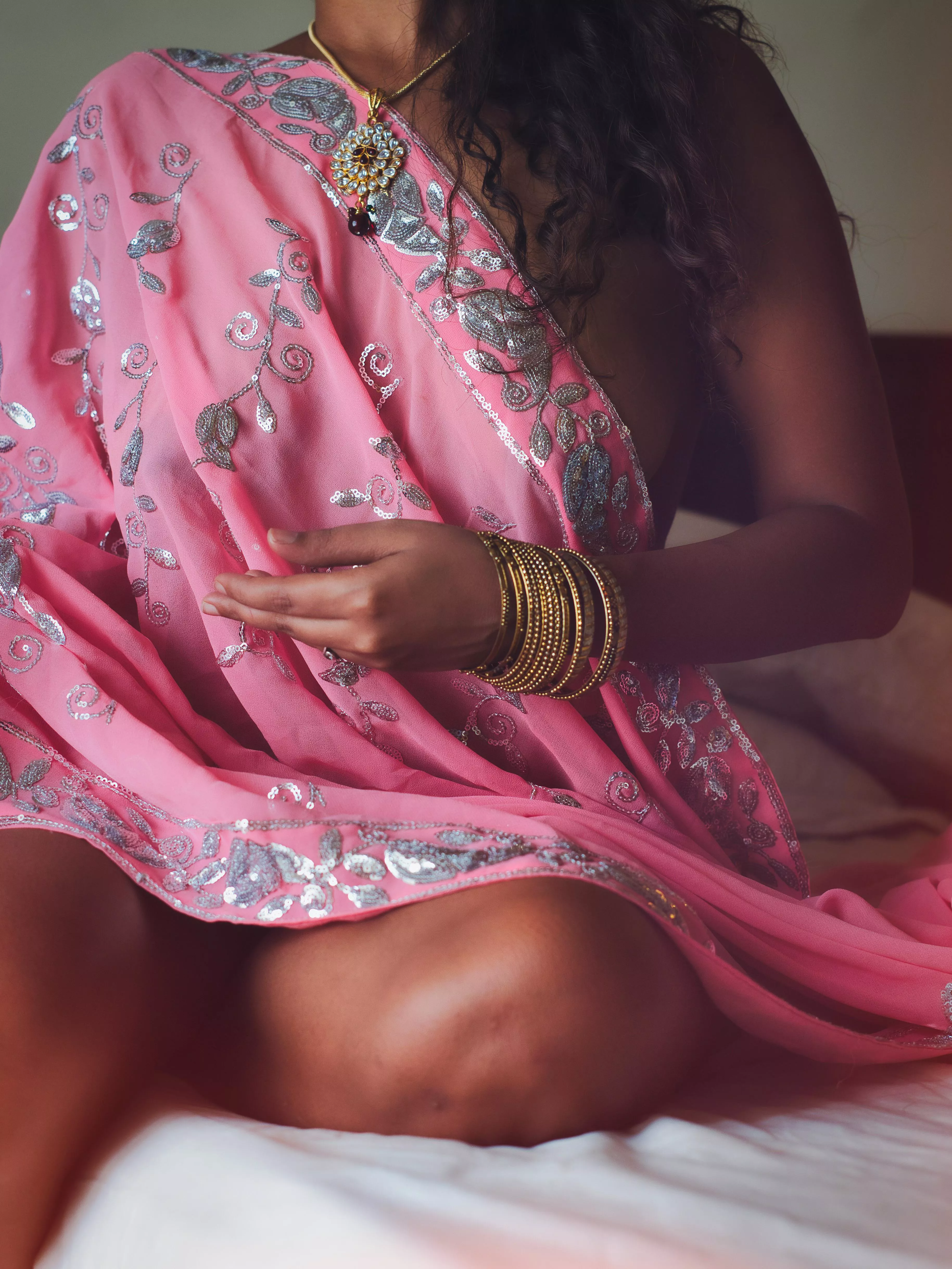 Punjabi Indian hottie adorning in beautiful pink sequins Saree [f] ðŸ’• Come admire me ðŸ˜˜ posted by freakyindianbebe