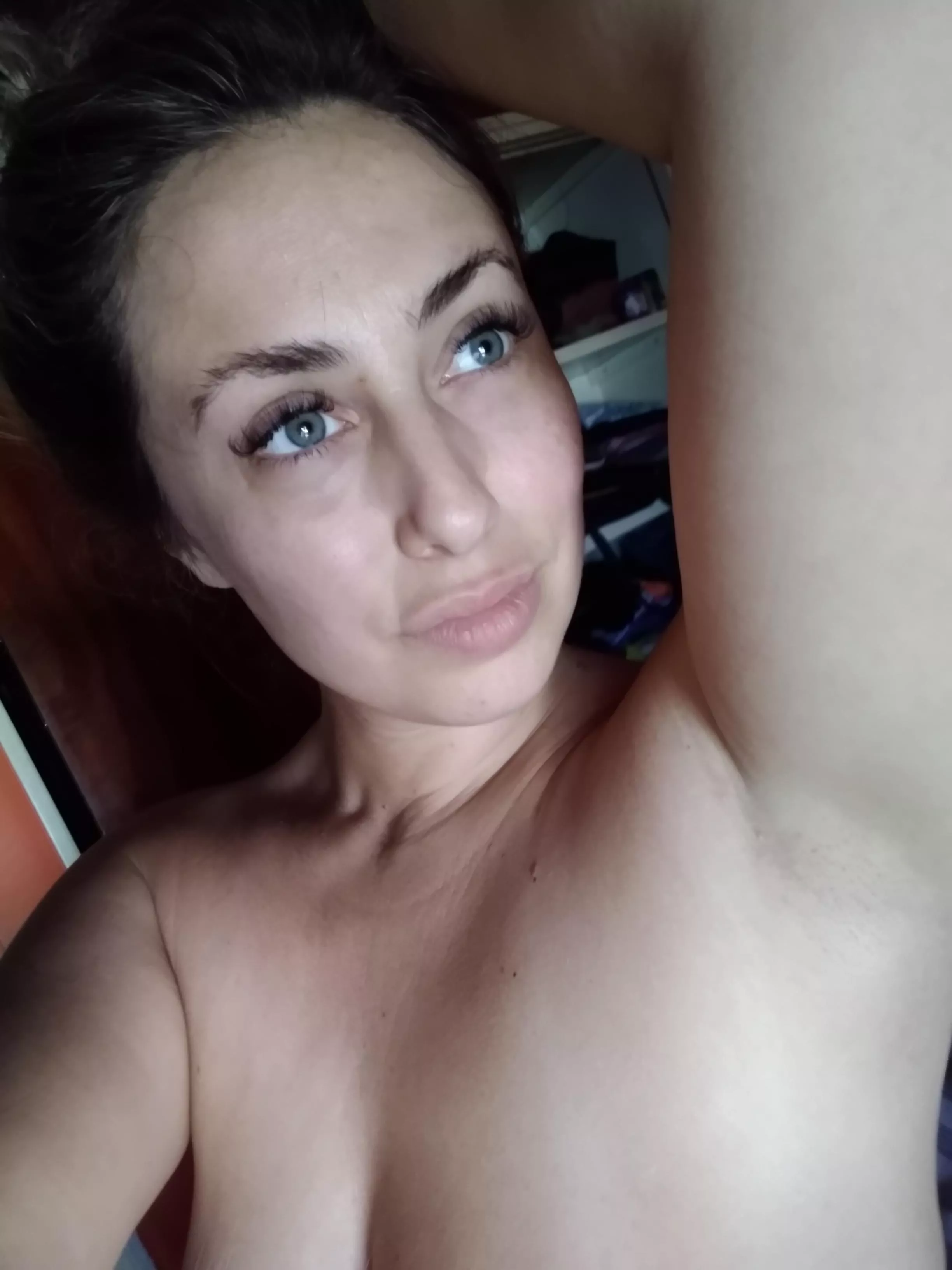 Queen latina and your fresh armpit posted by latinablondiedev