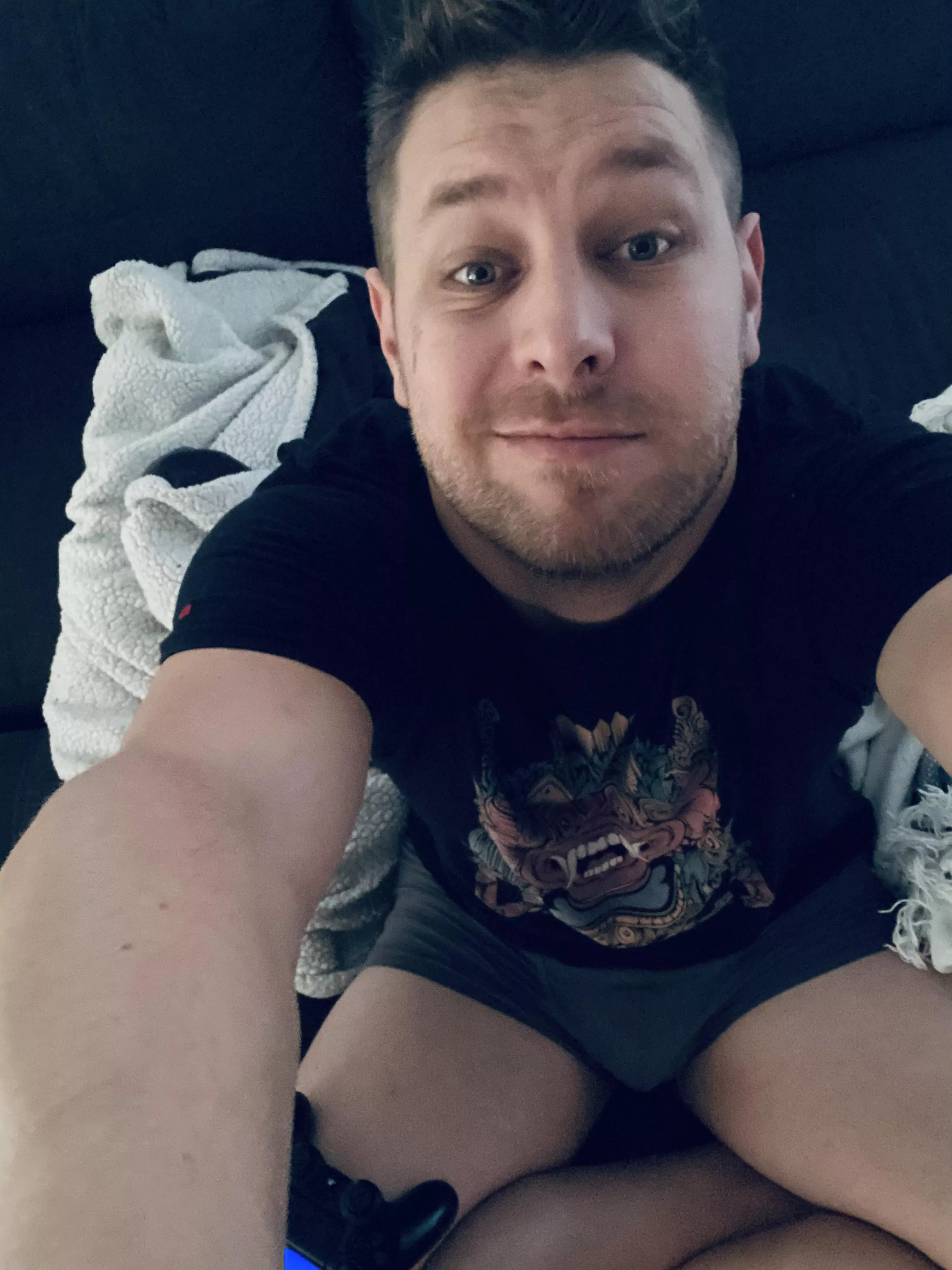 Quick gaming session before getting ready for work 🙂 posted by GayDudeS