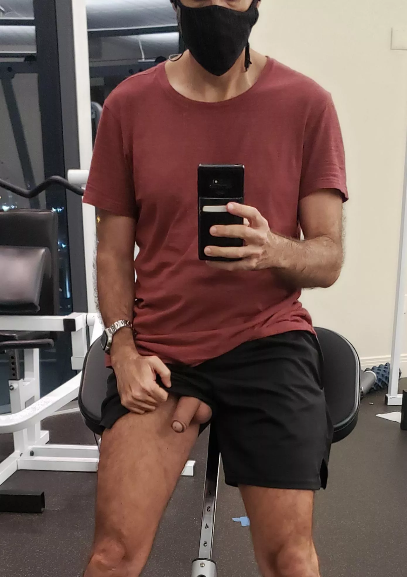 Quick & risky flash at the gym posted by fe888