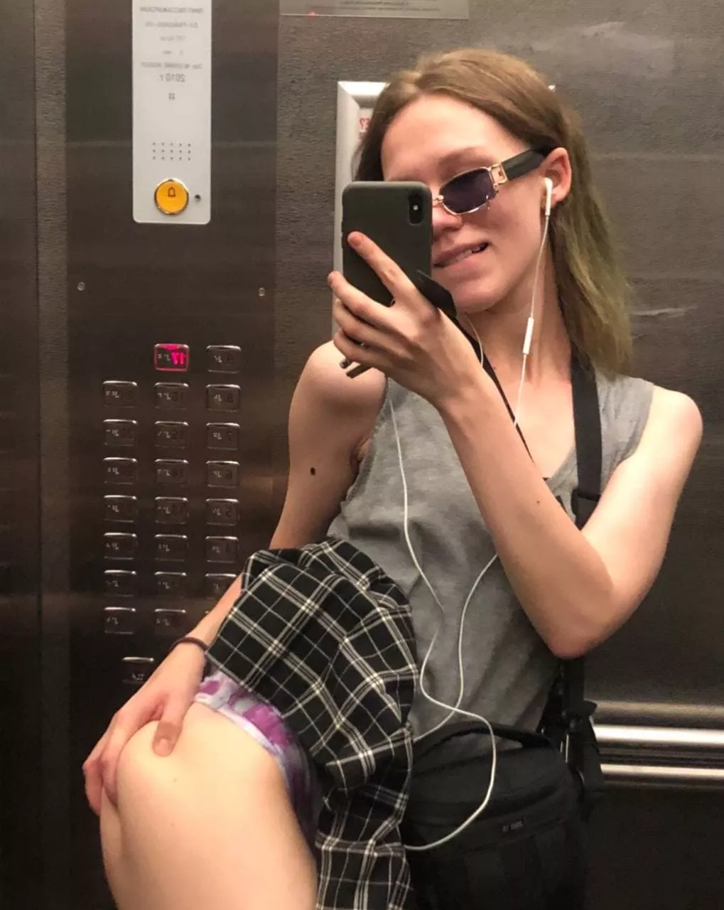 quickie in an elevator?? posted by milashka420