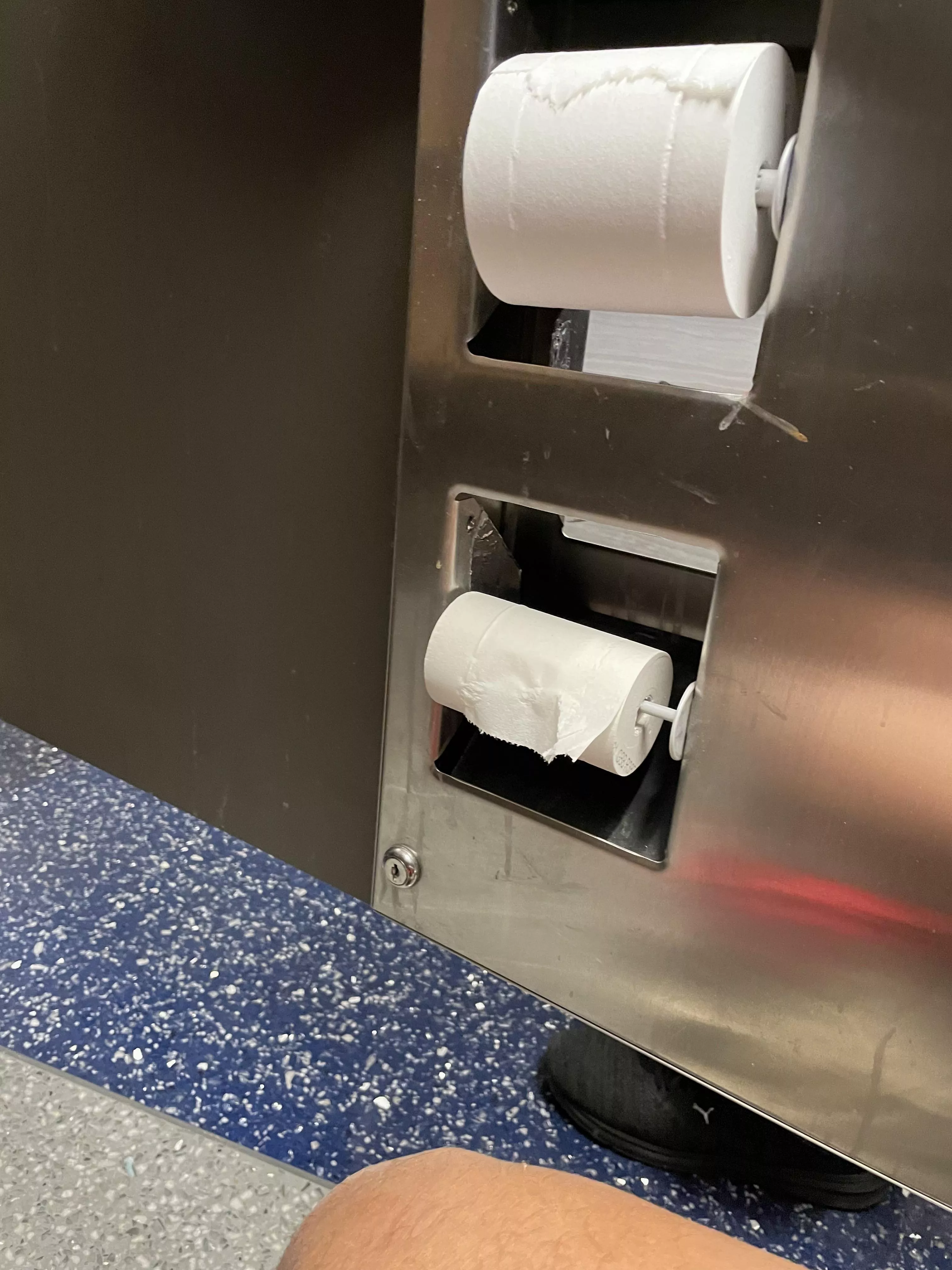 Randomly found another peep through at Vegas McCarran Terminal 1 By D40 gates. Last stall to the left. Even saw someone jerking off! (But not action as I don’t think he was there for that lol) posted by garbagemouther