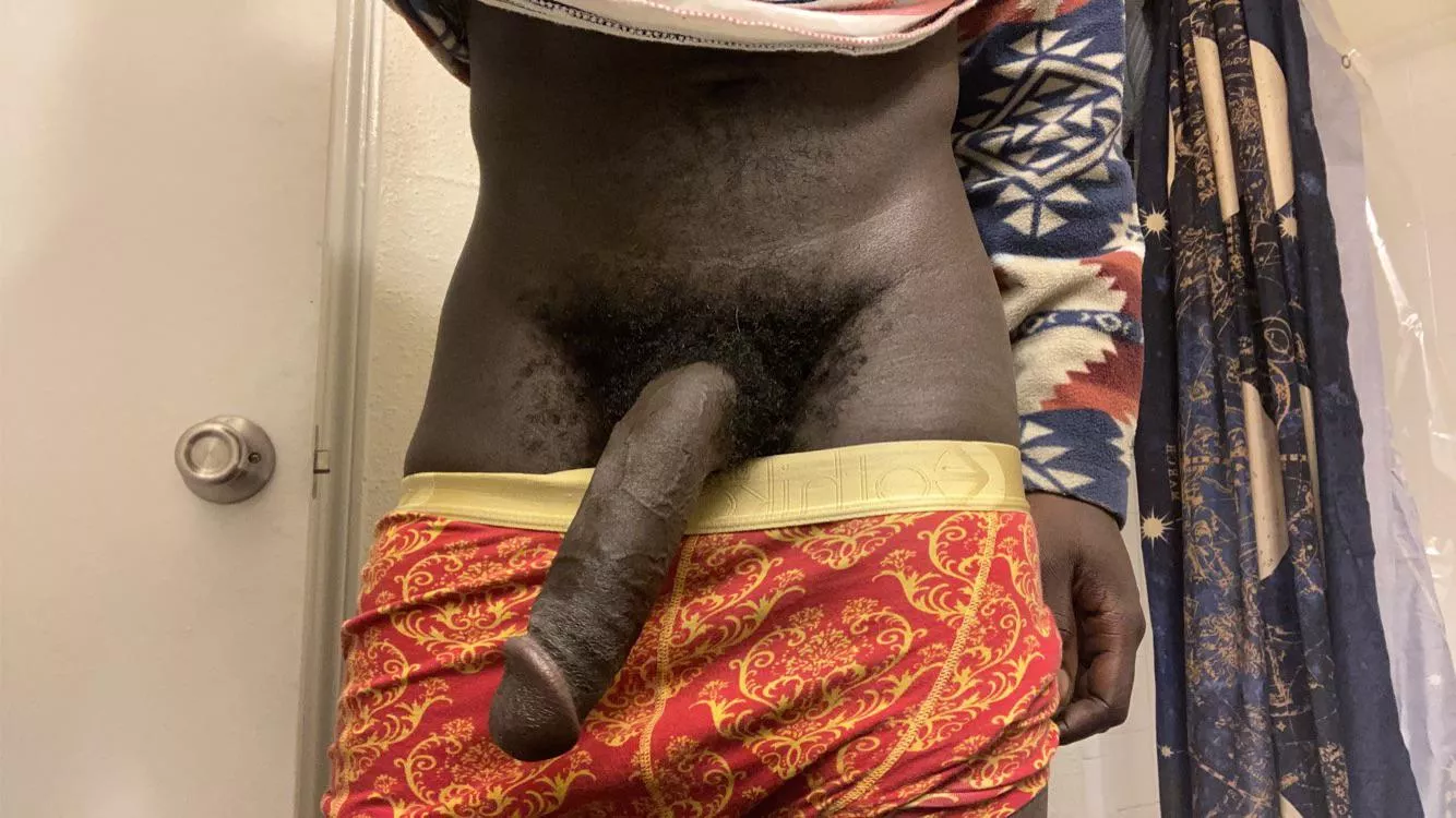 Rate me on a scale from 1 to get me pregnant 😋 posted by Blacksweaters