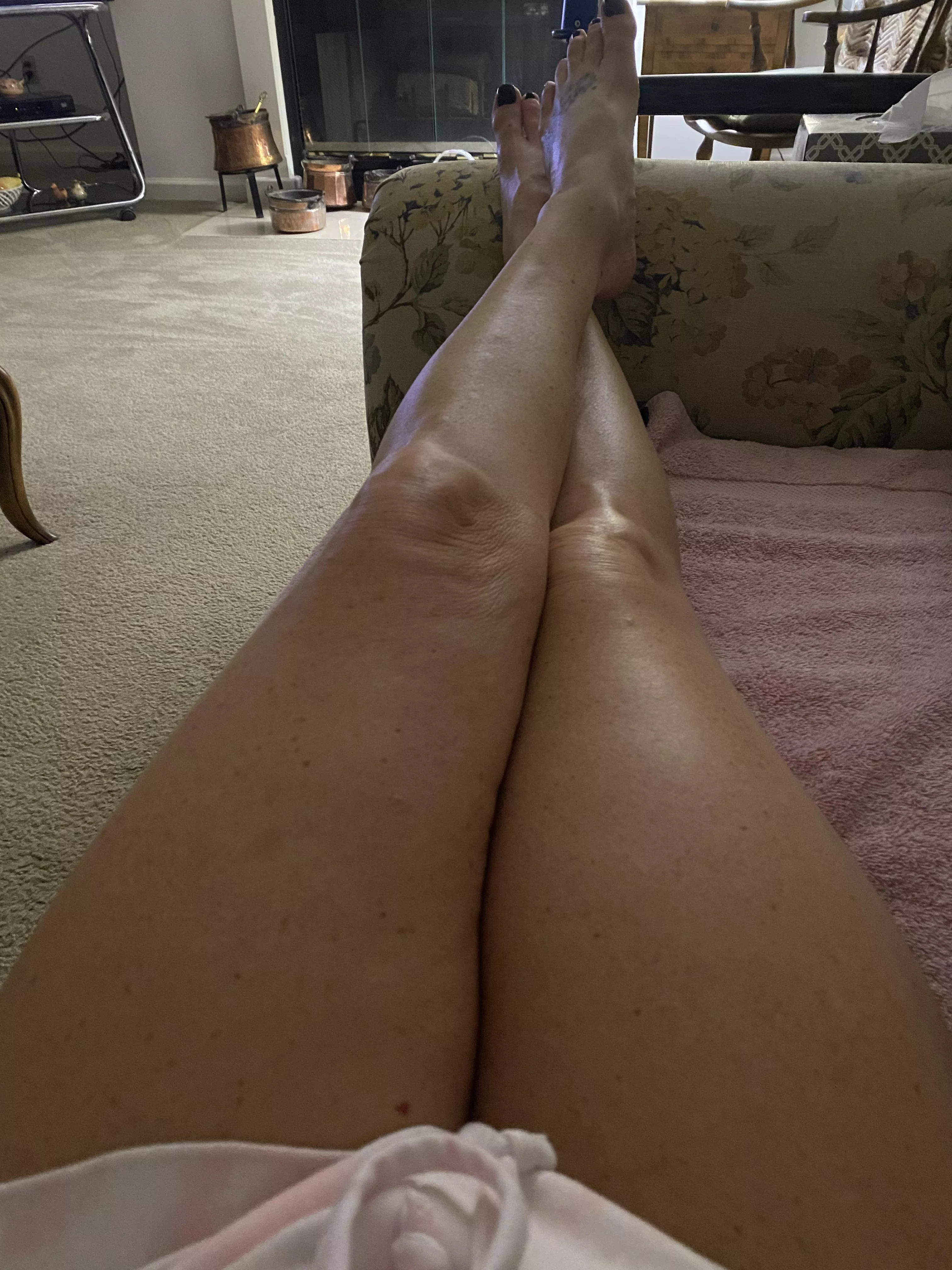 Rate my legs😉 posted by Gilfamatrix