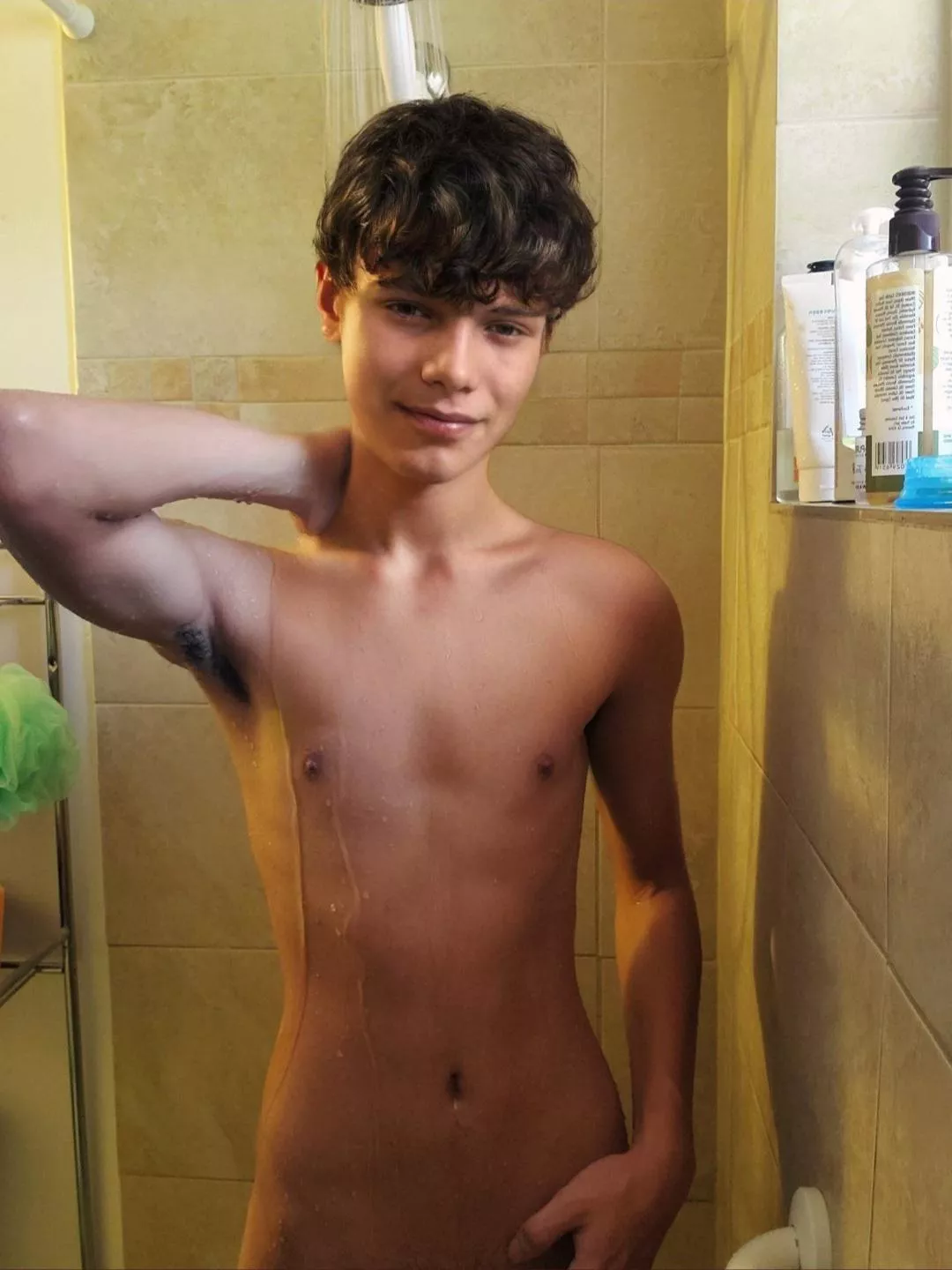 Rate my twink body out of 10 posted by twinkxoxo1