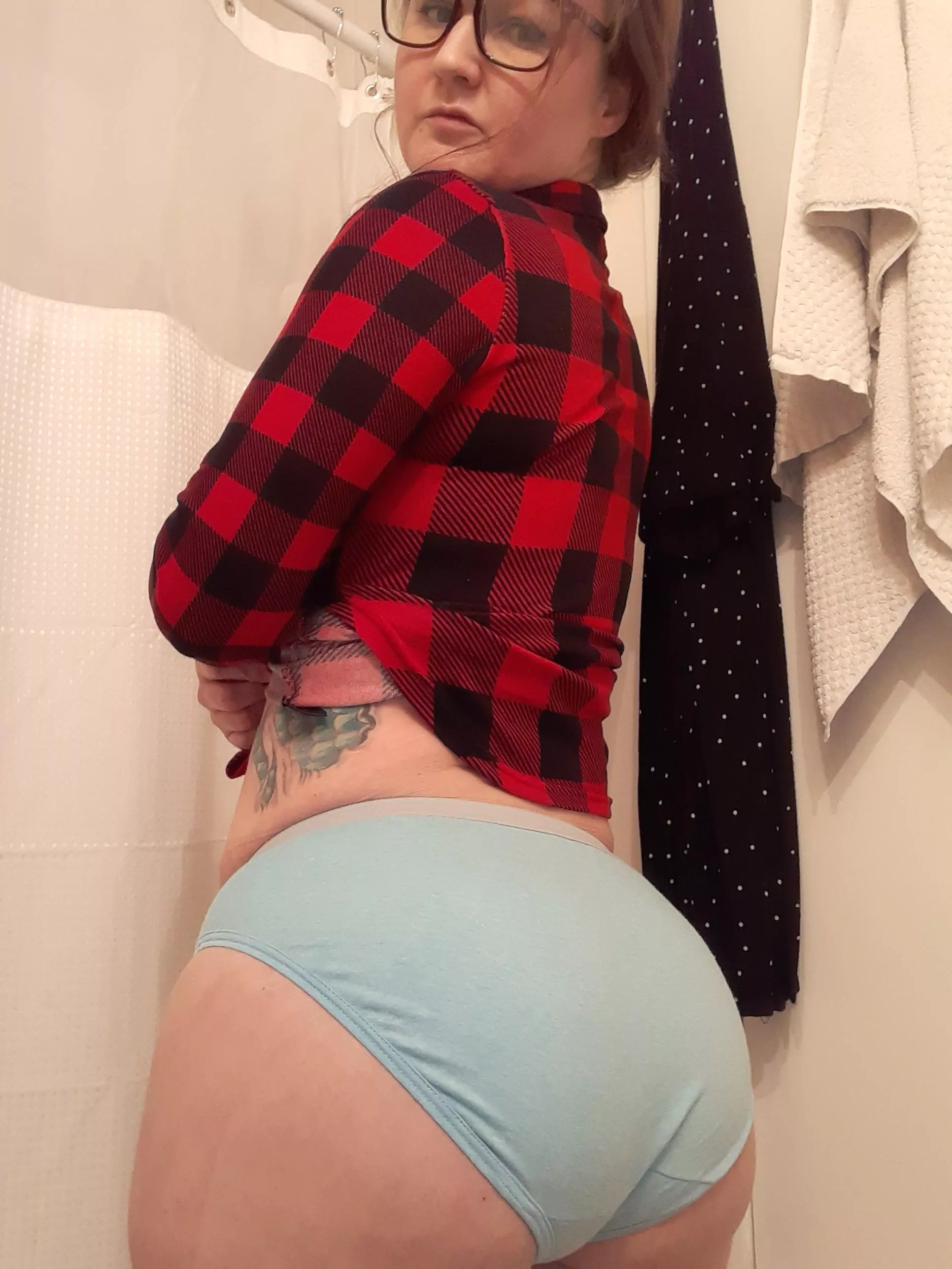 Real life Milf granny panties😘 posted by Open-Attention-4978