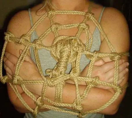 Recreating Master K's spider web tie posted by dolphinguy_2000