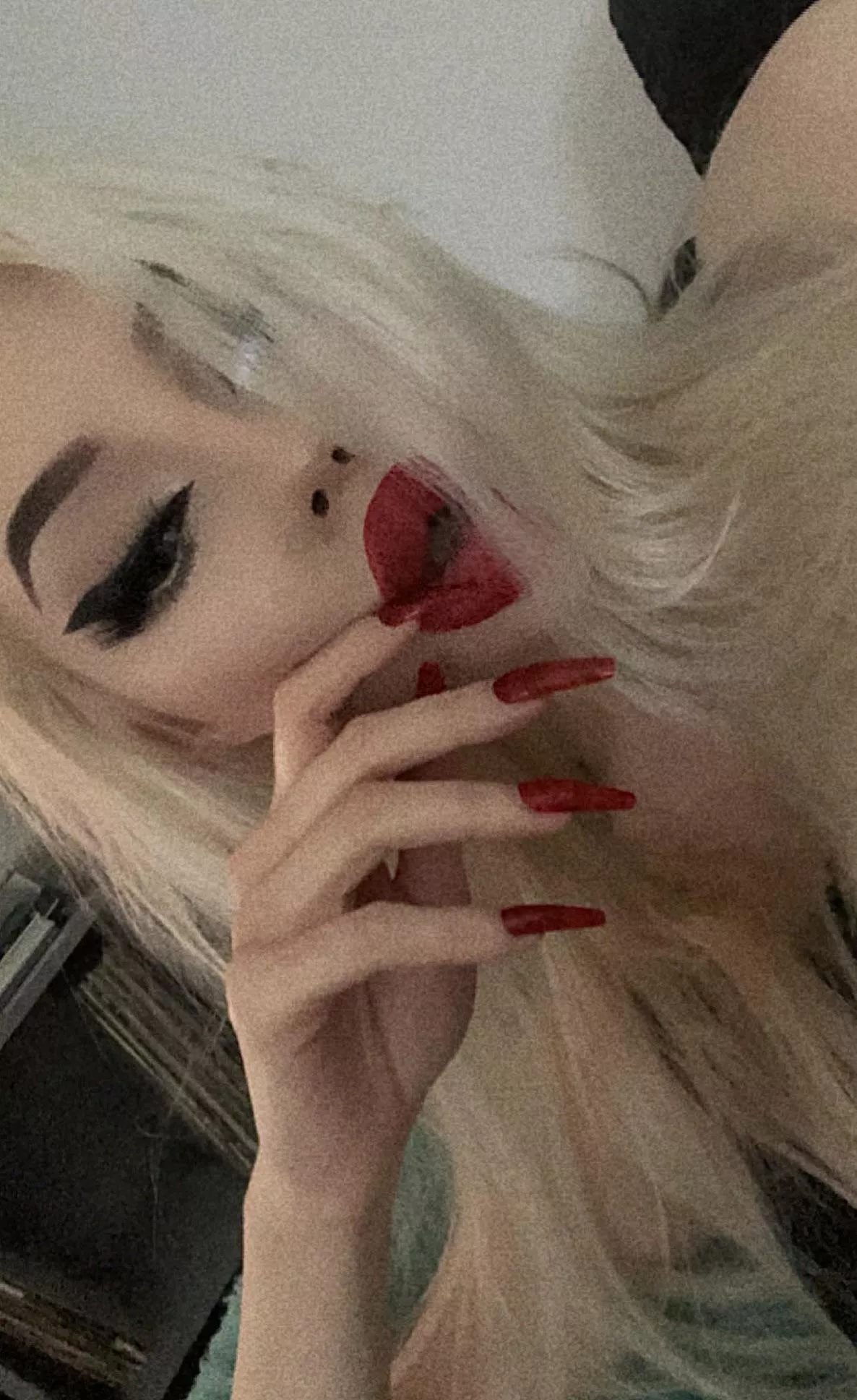 red lips and red nailsðŸ˜ˆðŸ’‹ðŸ”¥ kisses posted by charlotteventurax