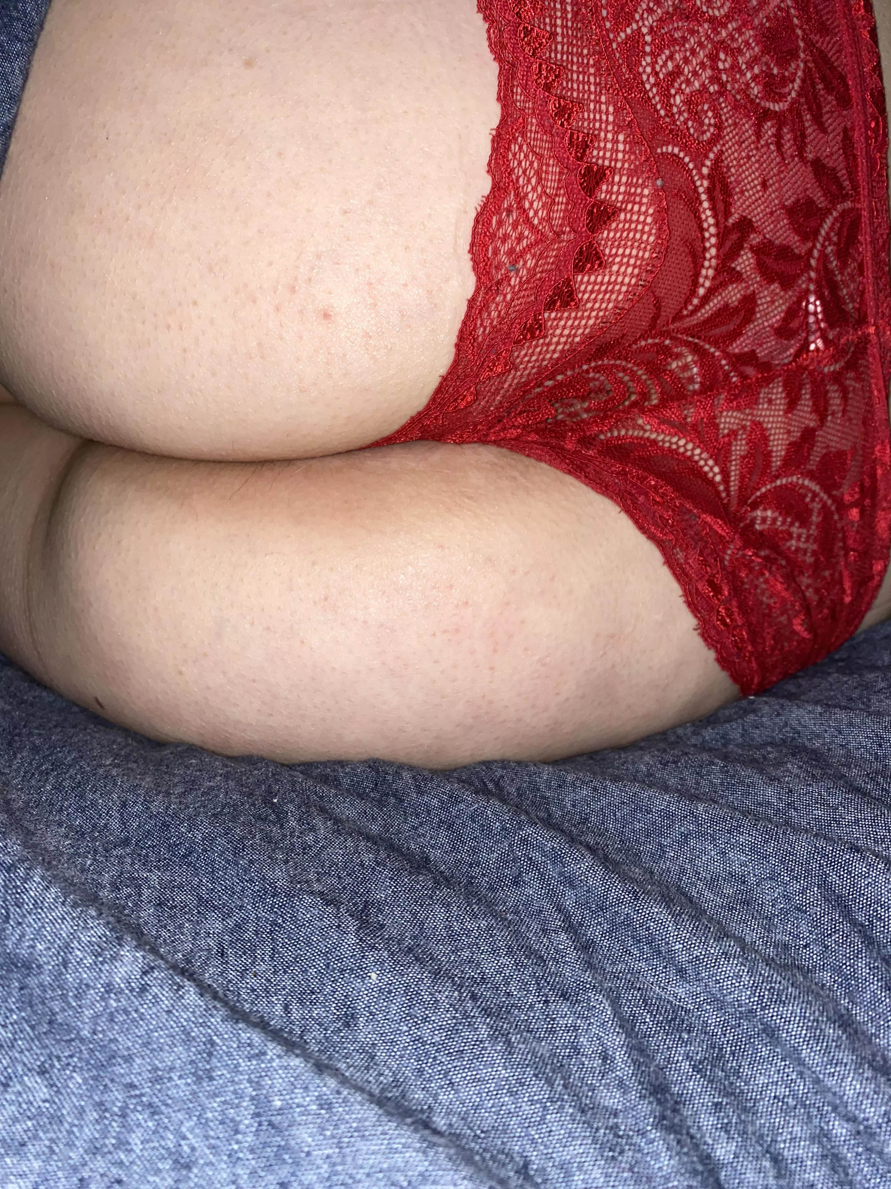 Red sure is her colour (f) posted by Lookin_and_cookin