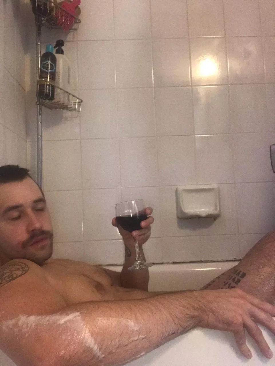 Red wine bathtubs time posted by jordaxe