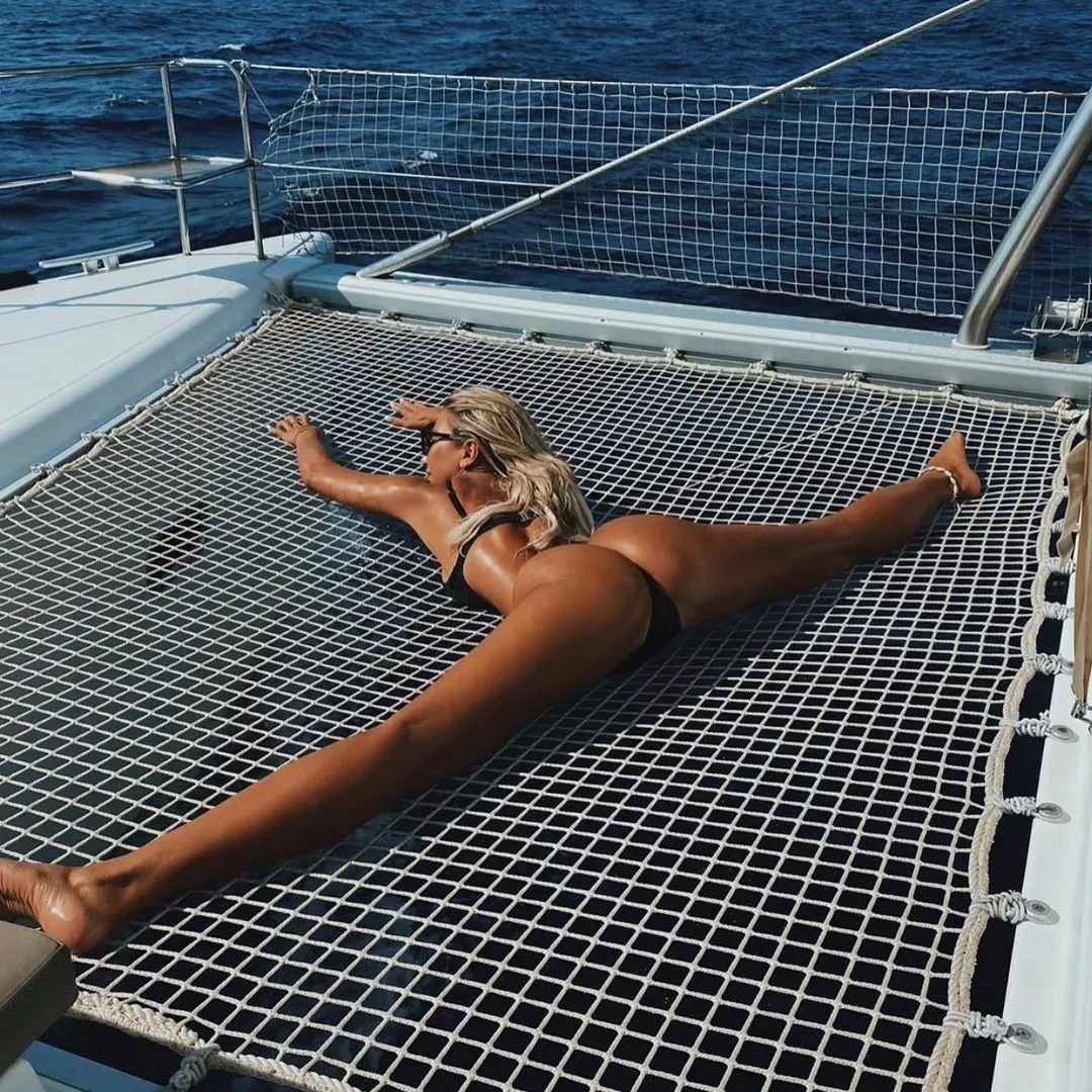 Relax and stretch on board posted by DTEnthusiast