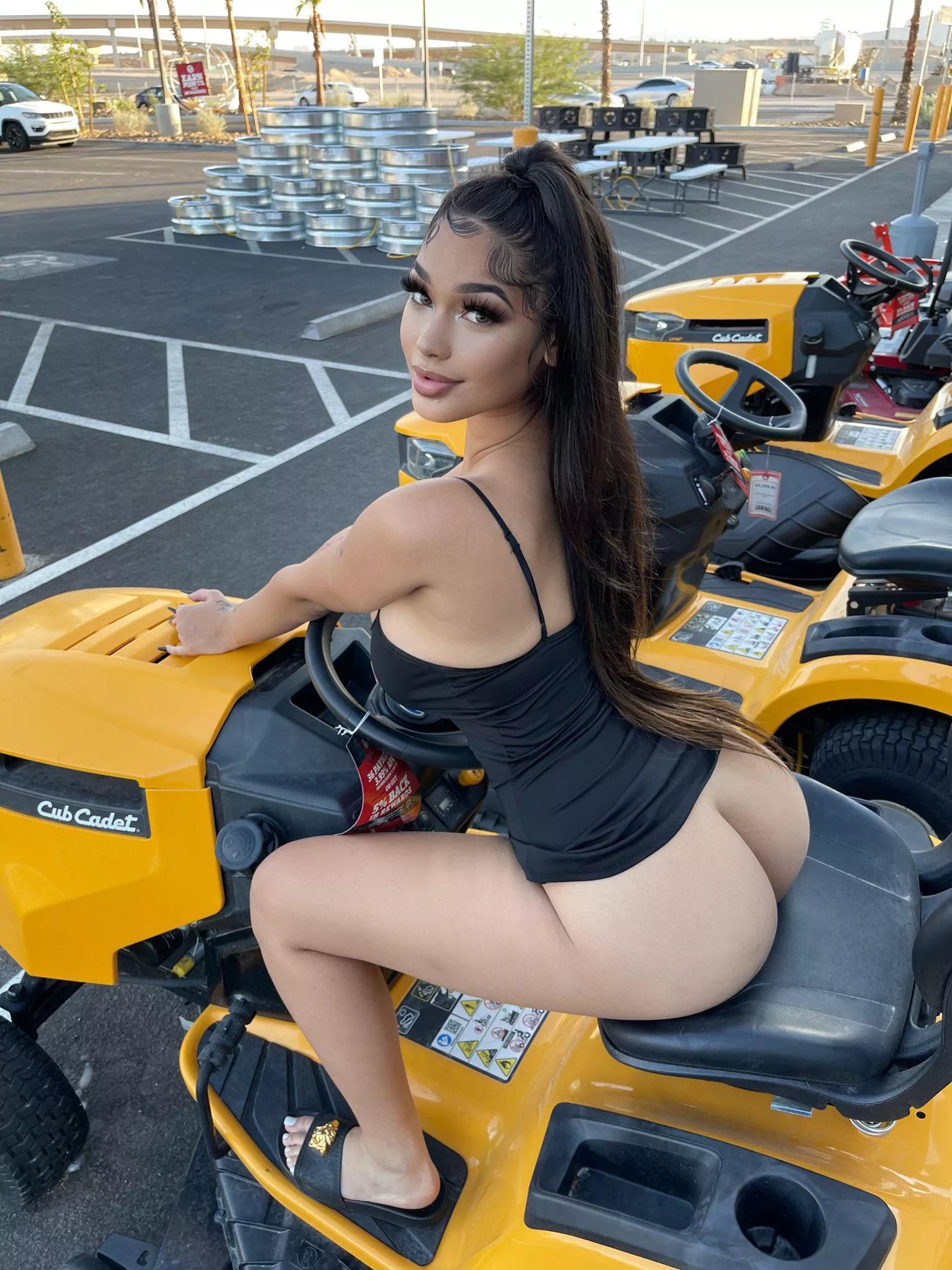 Riding posted by allthotties