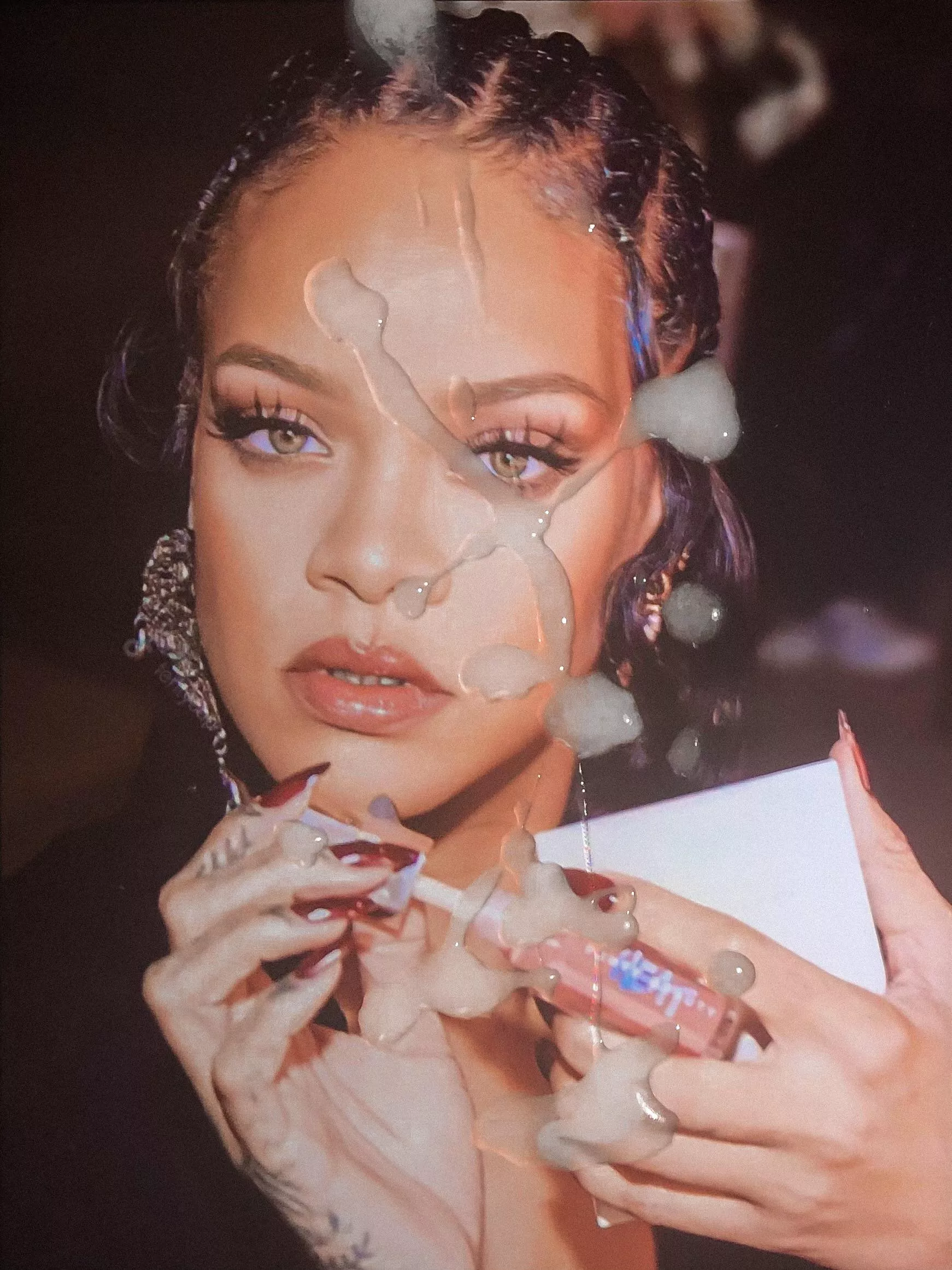 Rihanna testing out some new lip gloss💋💦 posted by xtrxpbbc