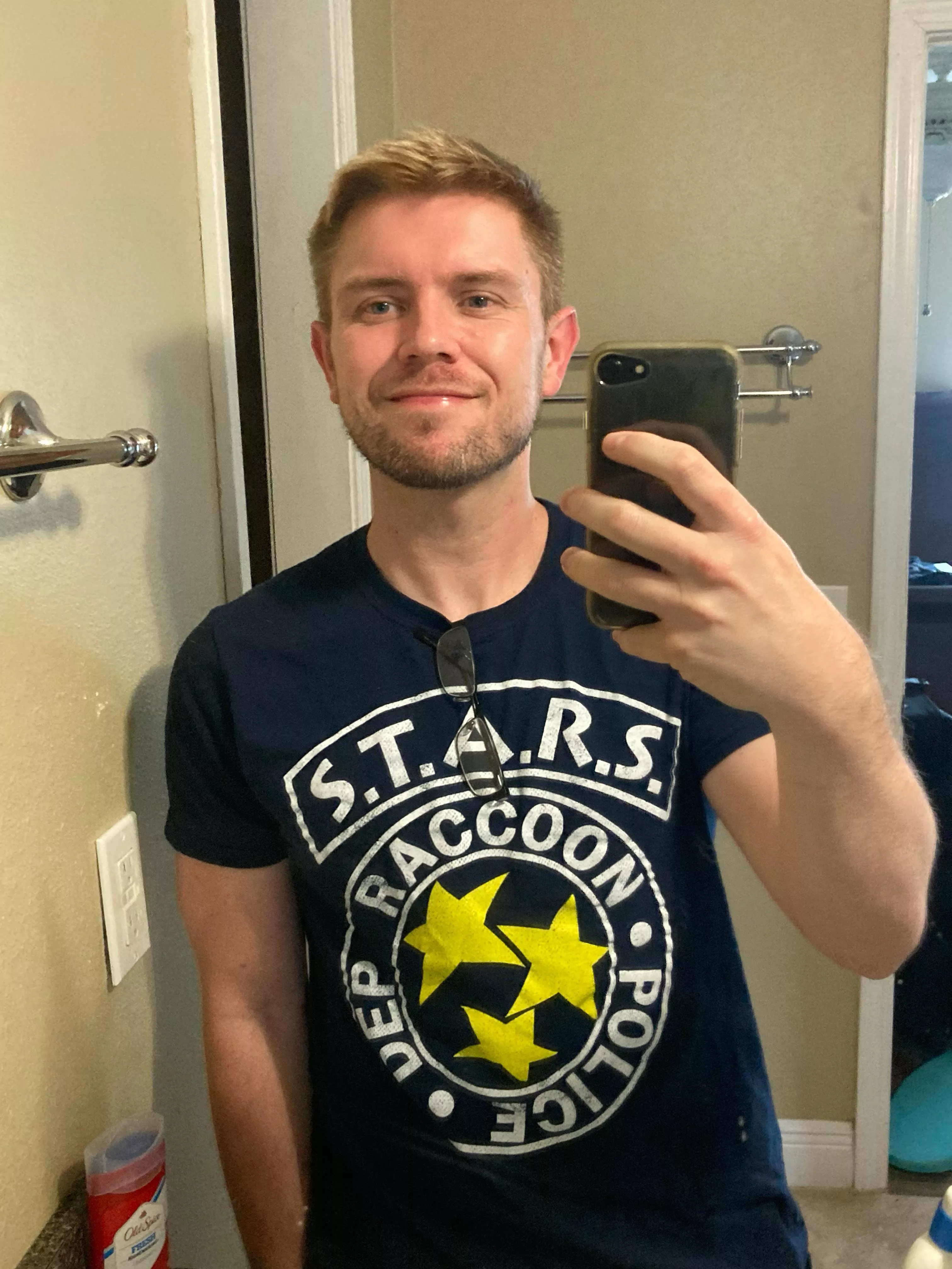 Rocking one of my favorite shirts today. â€œSTARS!!â€ ðŸ˜… posted by PhoSho862