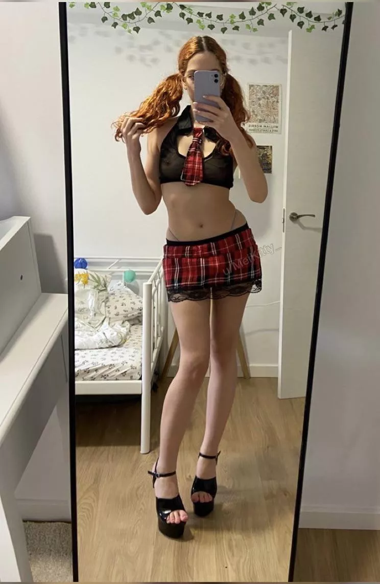 Rocking the schoolgirl with some extra spicy high heels 👠 [F] posted by MeiKitty_