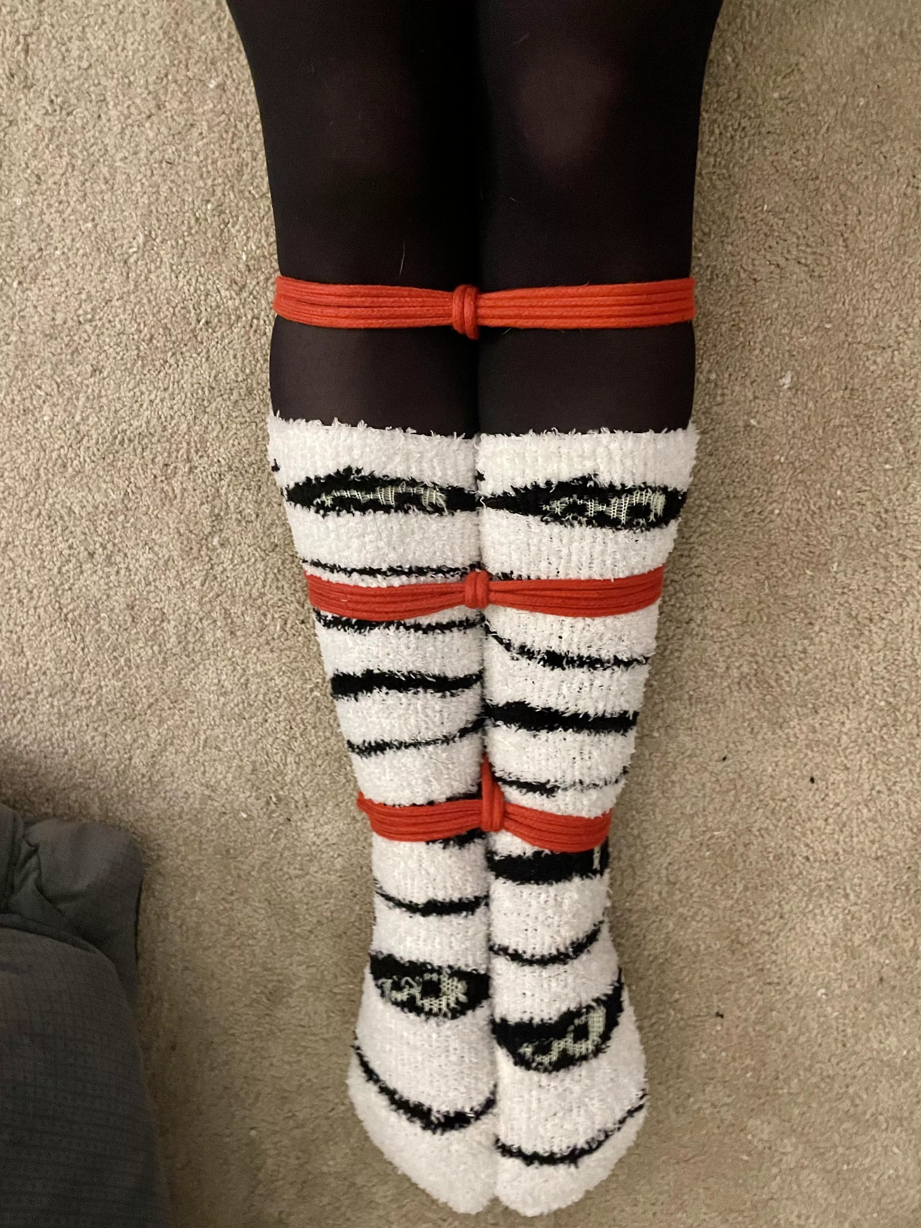 Rope with spooky socks. Happy October 👻 posted by Suchagoodgirl070