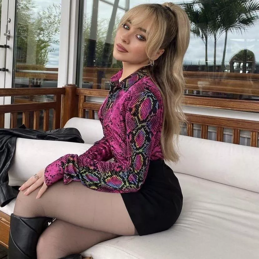 Sabrina Carpenter posted by ElSenorDeLasPajas