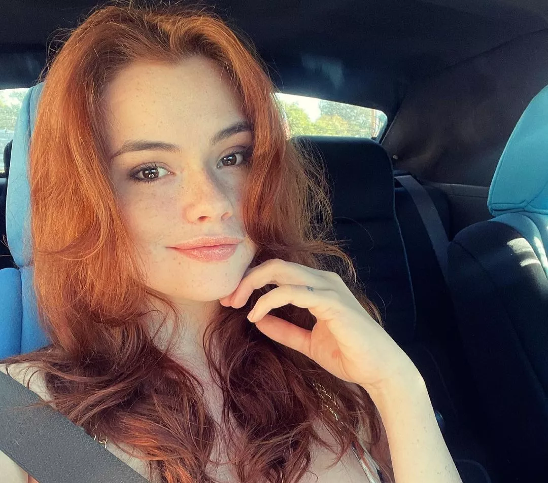 Sabrina Lynn posted by lhwchamp