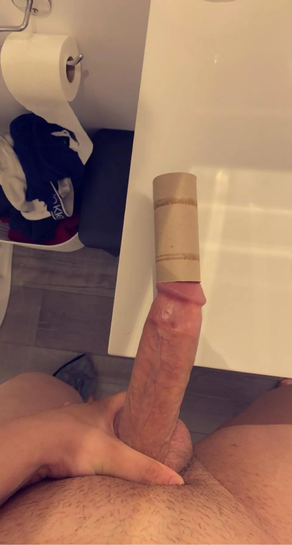 Sadly I canâ€™t do this challenge with my 9inch cock ! posted by Momo-luxury