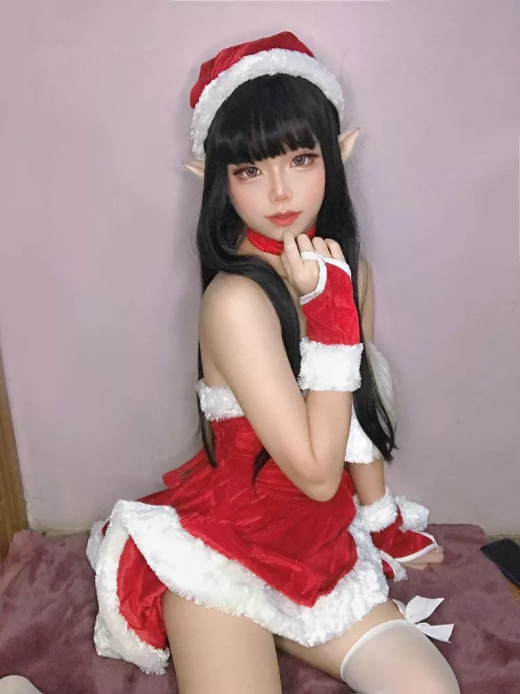 Santa's little helper by Yuratobii posted by tsaLast