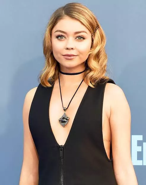 Sarah Hyland posted by CapitalPineapple9955