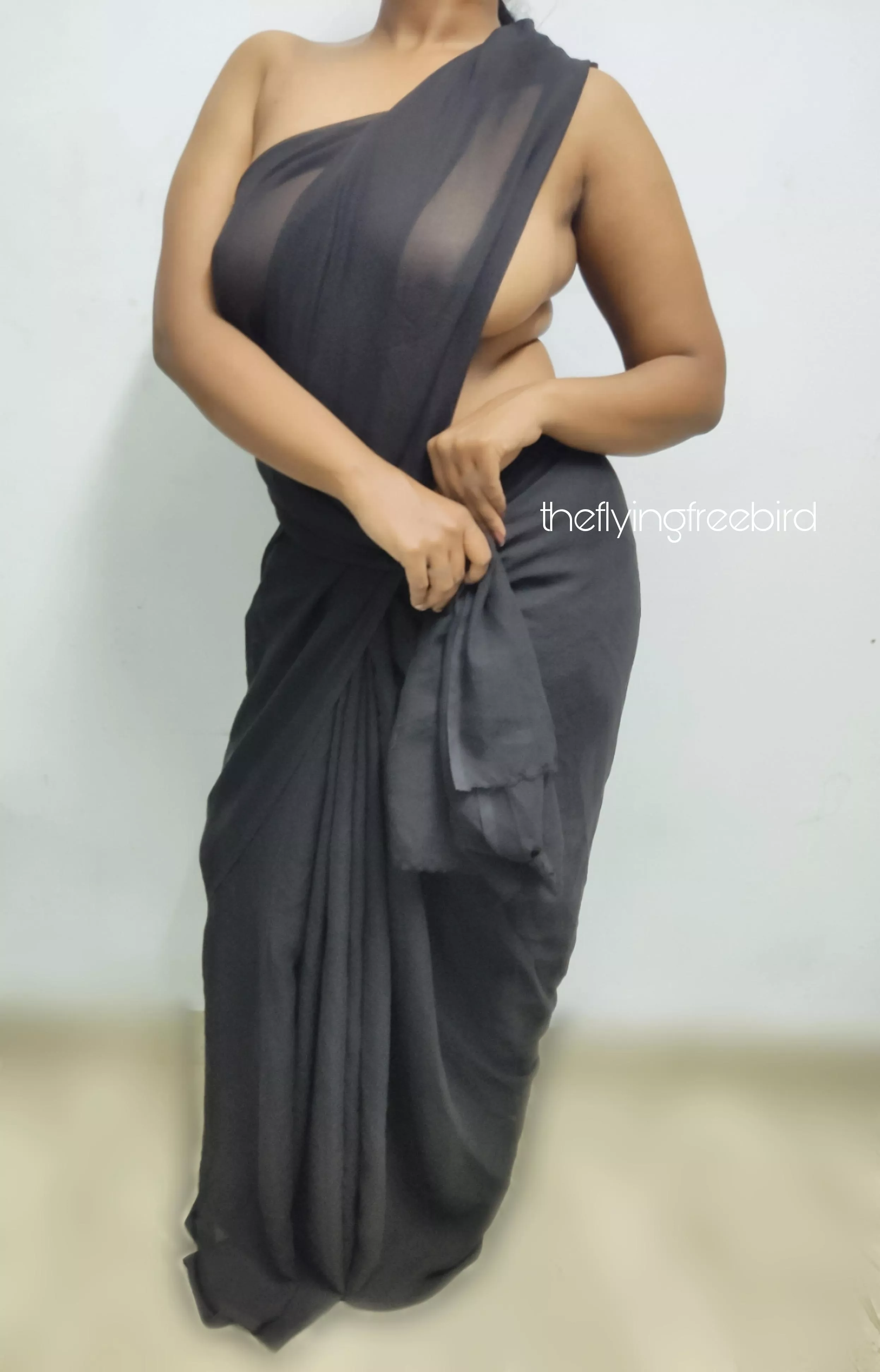 Saree Without a blouse is the best outfit for a hotwife posted by theflyingfreebird