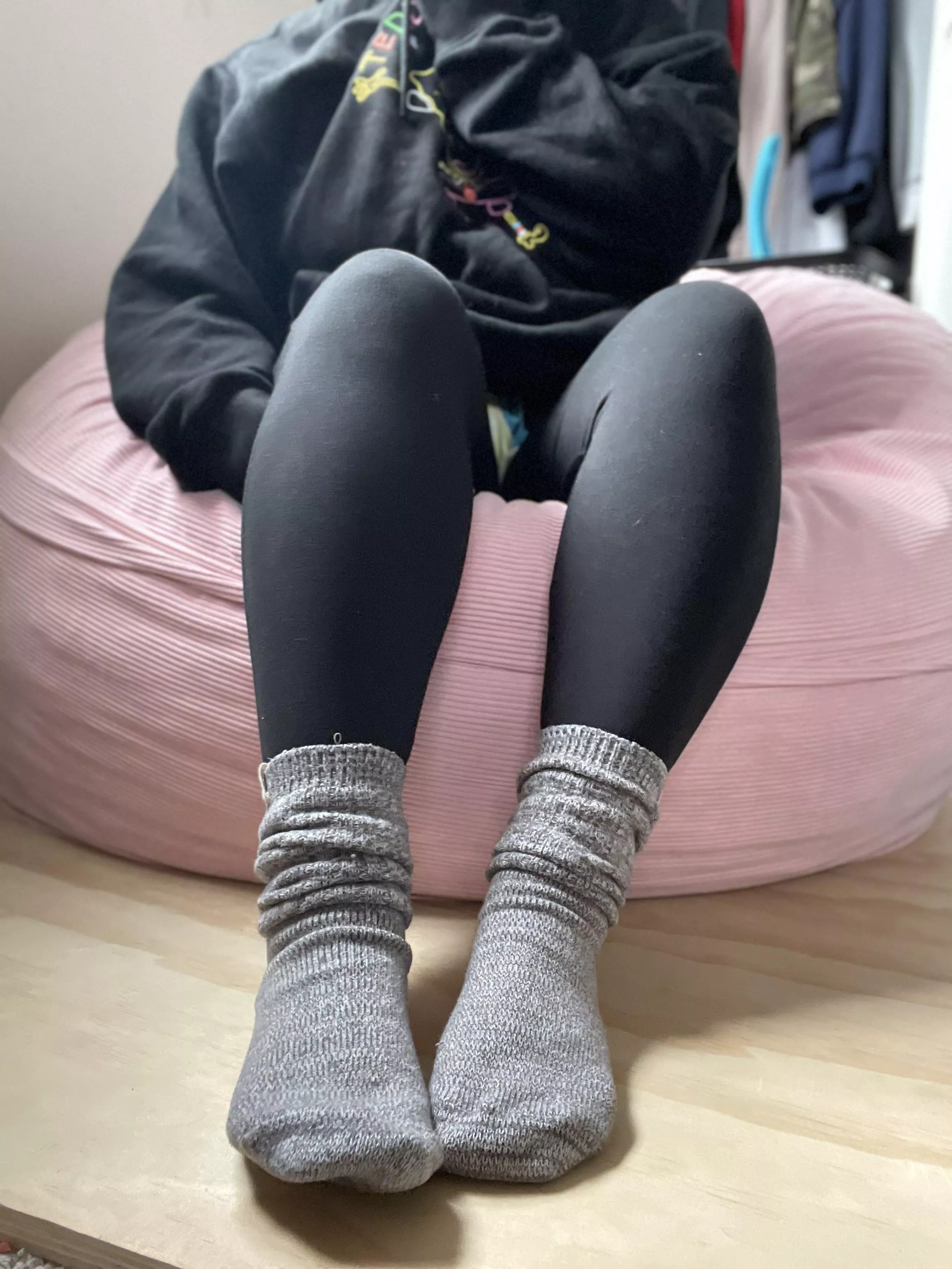 Saturdays are for the cozy [female] cuties. posted by Artemis-Stone