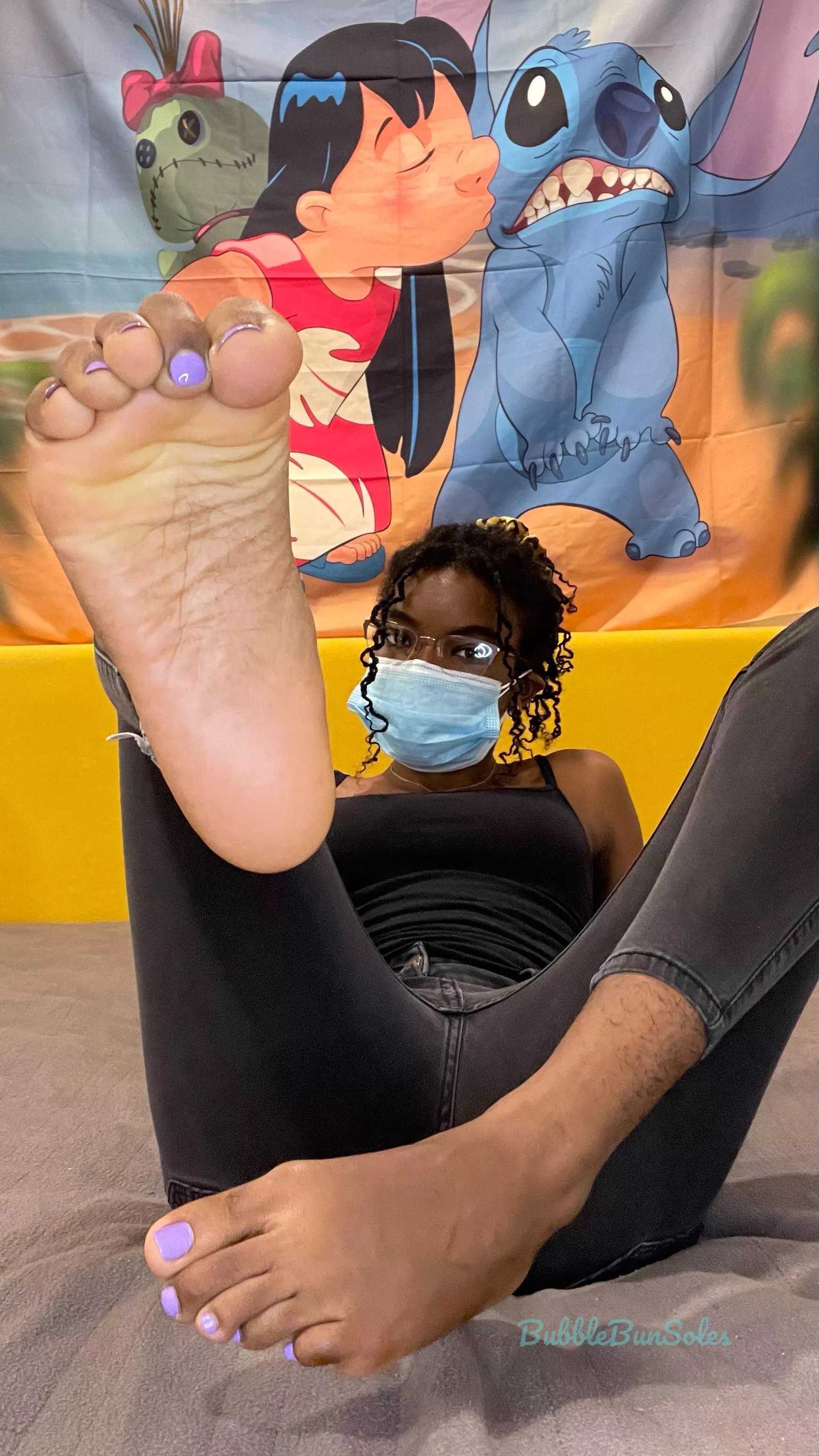 Scrunch Ebony soles ? posted by Leoloveyfoot