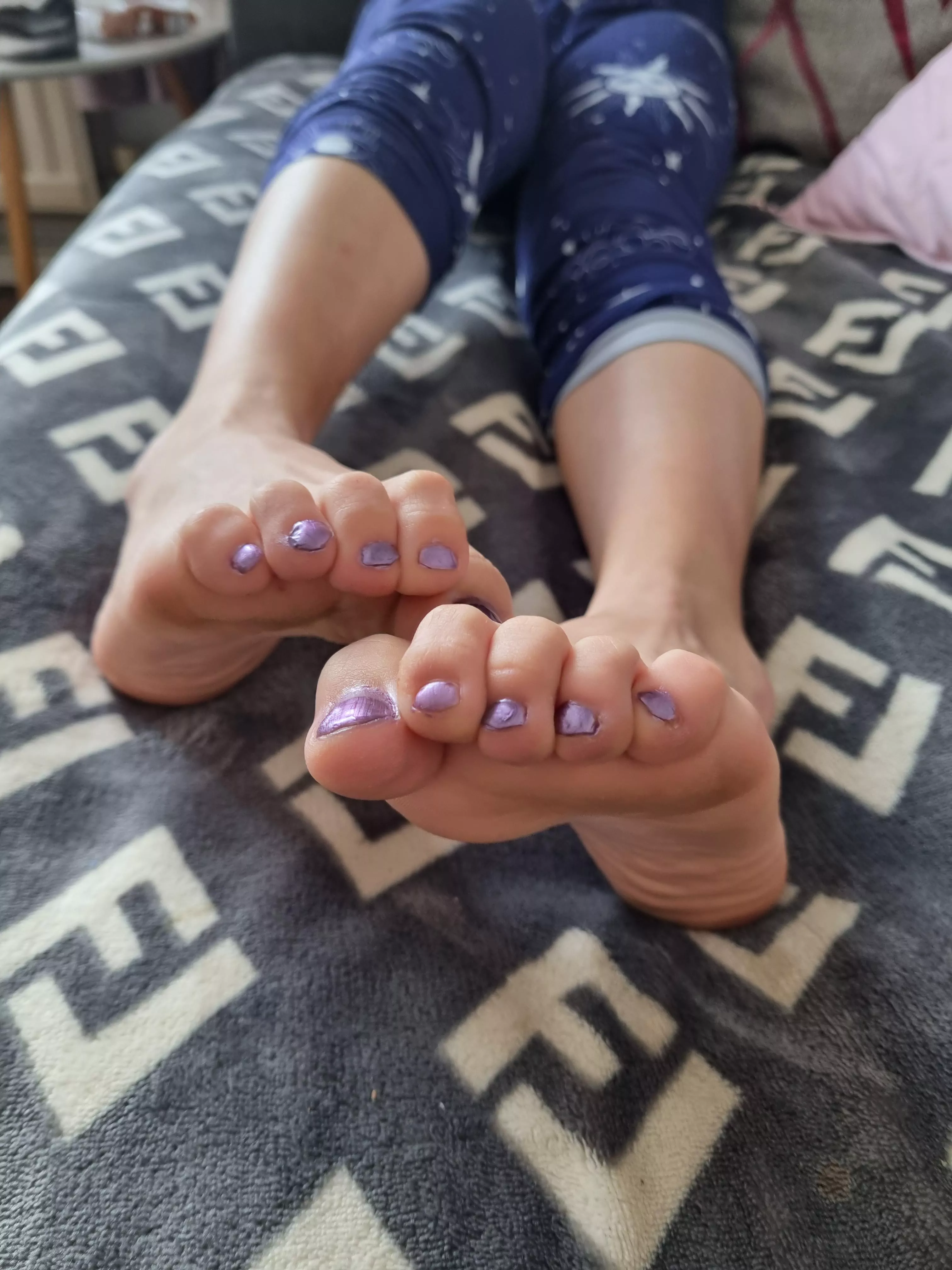 Scrunched up toes 🥰 posted by Fearless-Magician-52