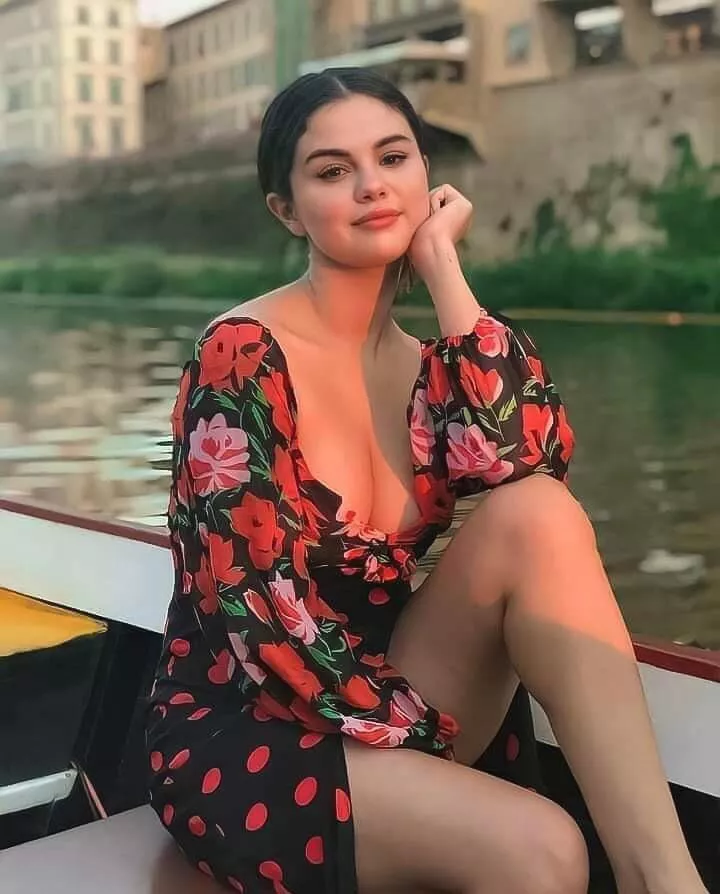 Selena Gomez is mommy now posted by kingofrats1212