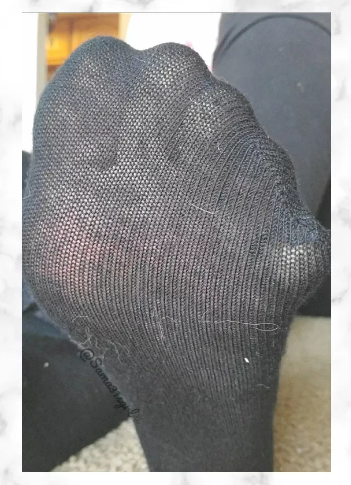 [SELLING] ☃️❄️ 🎄Available for sock/tights wears!!🎄 🎁🖤🎁 ⛧Cum check me out!⛧ 👙Wearables 📸Digital Content 👸Hmu about my other services like Fetish Candy or my subscription! posted by Sama31sgrl