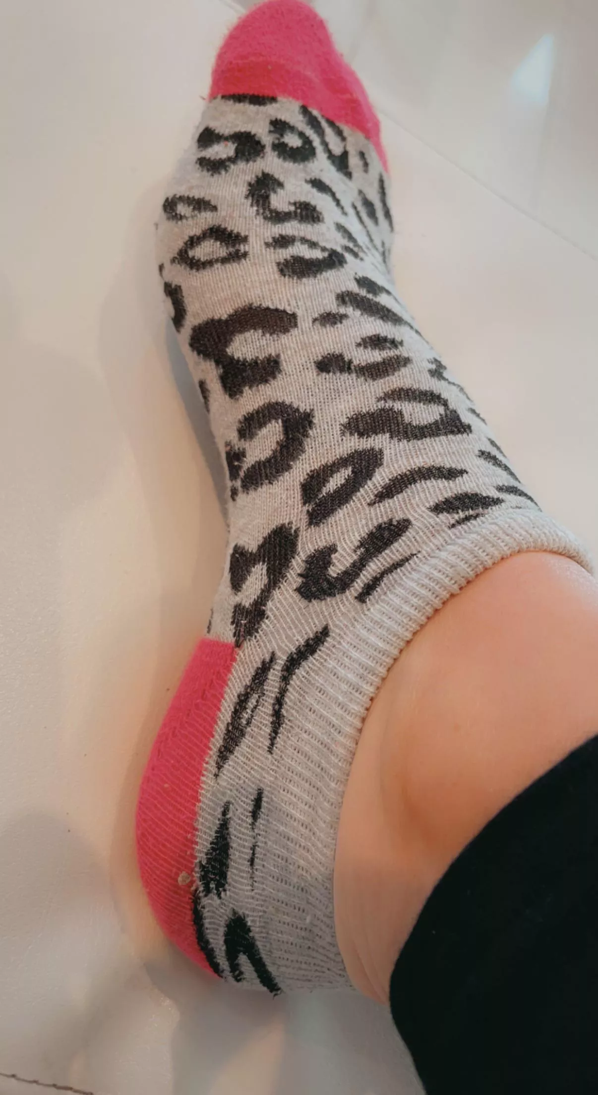 [ selling ] cute worn socks posted by missfeetandfingers