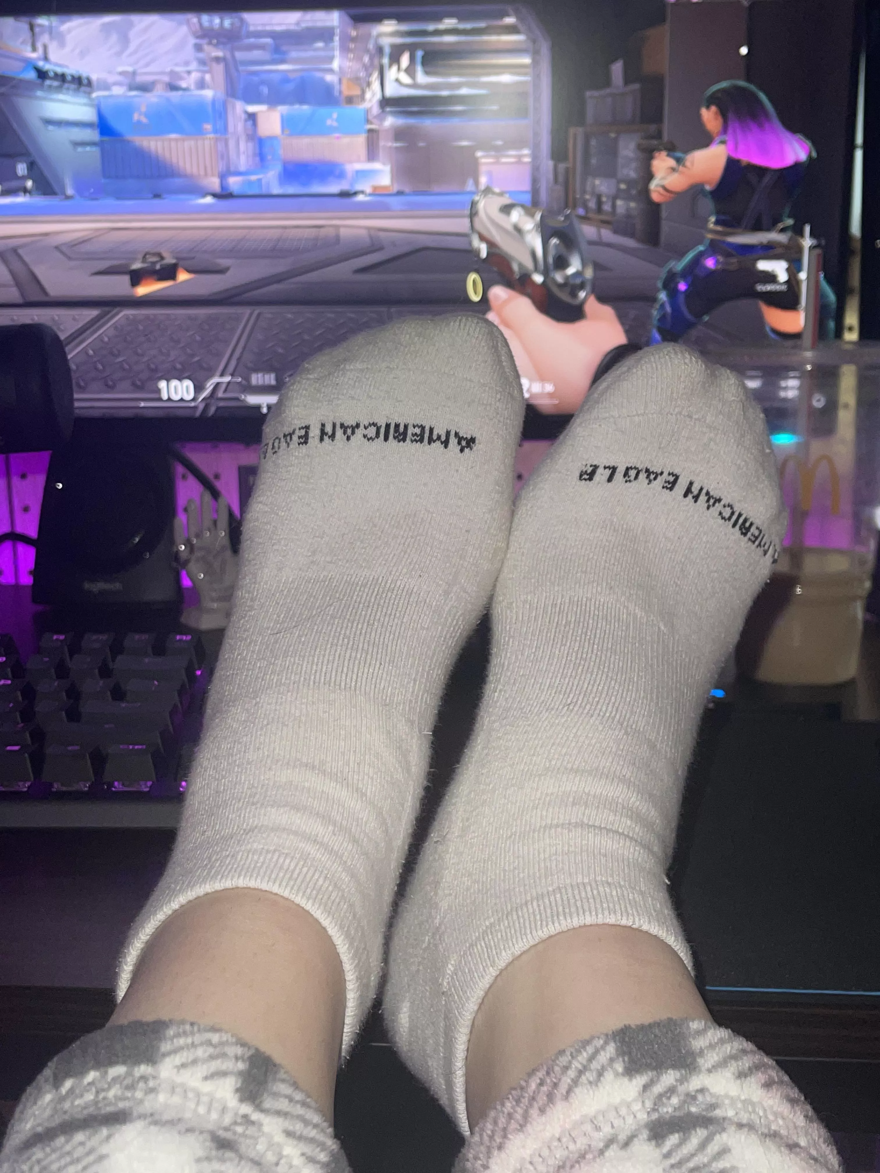 [SELLING] Do you like gamer girl socks? 🥺 posted by Harmonay