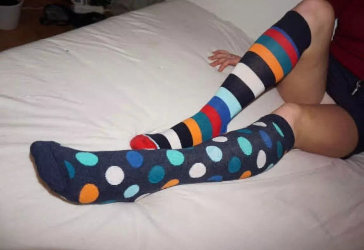 [Selling] working on 4 day wear so far 🥰💕 Between work, college classes, and my workout these socks will give you a run for your money 😁 kik: haileyluvsyoubb posted by snickylatham