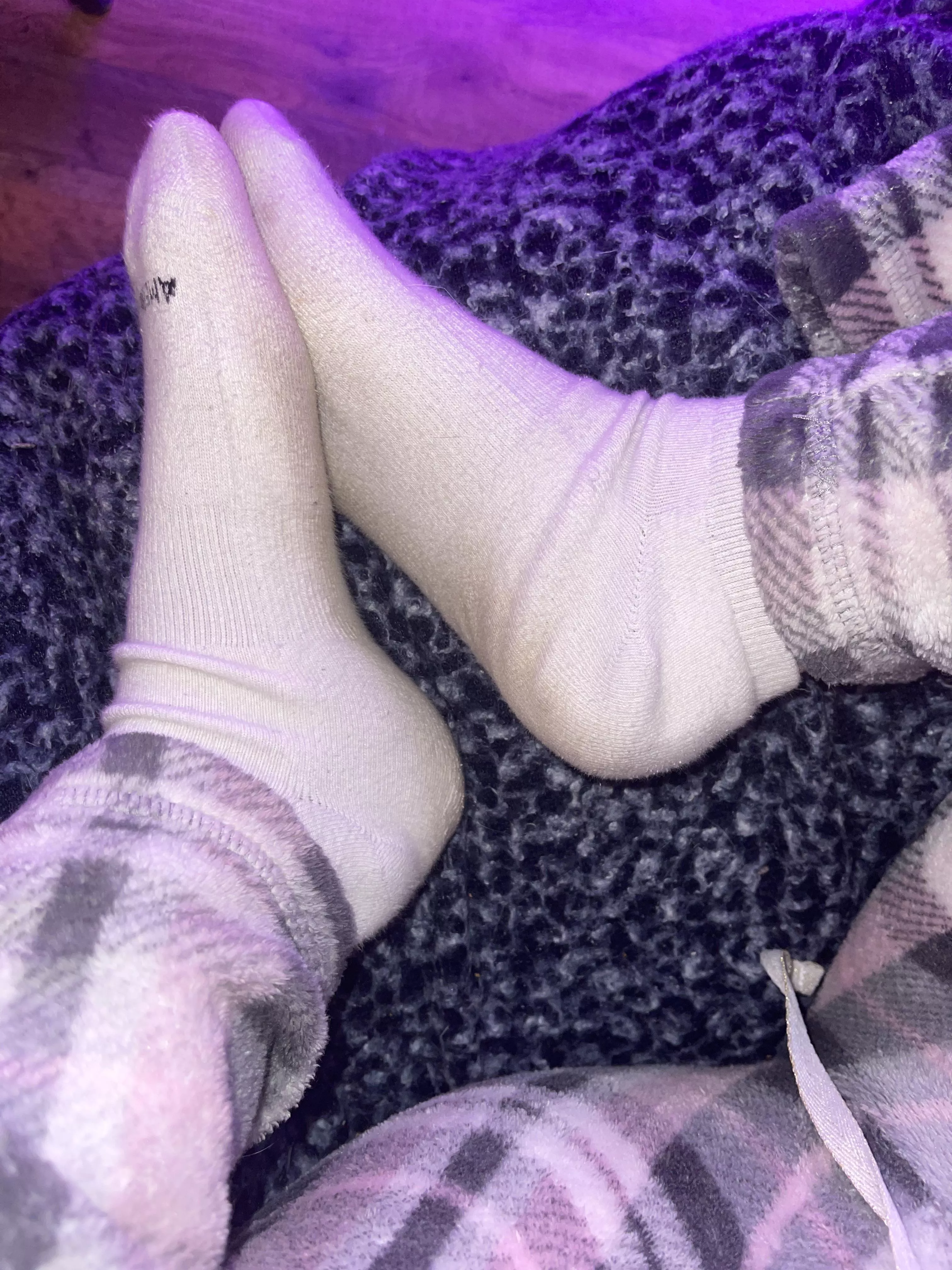 [SELLING][F][22] any takers on these socks? Haven’t taken these off for 2 days. Can ship them out tomorrow if someone buys them. Vacuum sealed of course. posted by Harmonay