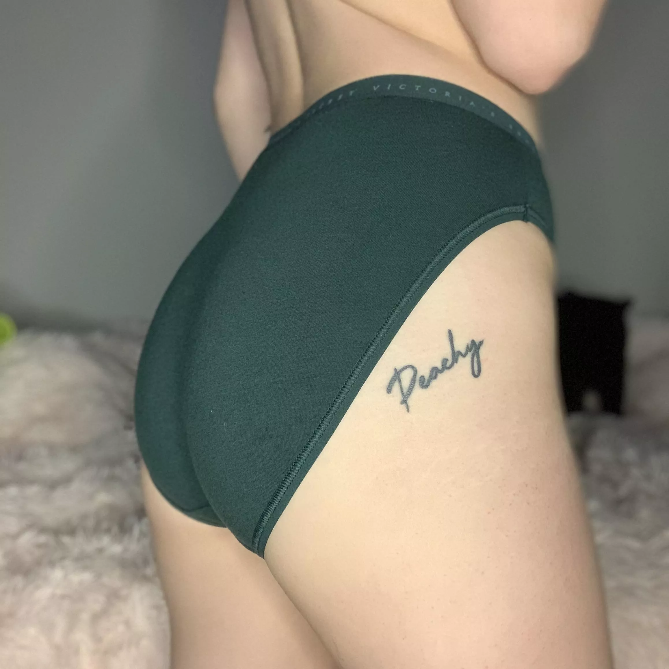 [selling][USA][f] Gorgeous green fullbacks up for grabs 💚💚 posted by sugarandcyanidee