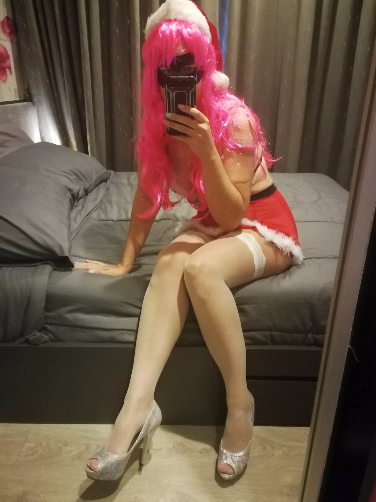 Sending this selfie to Santa [OC] posted by MsMoonberry