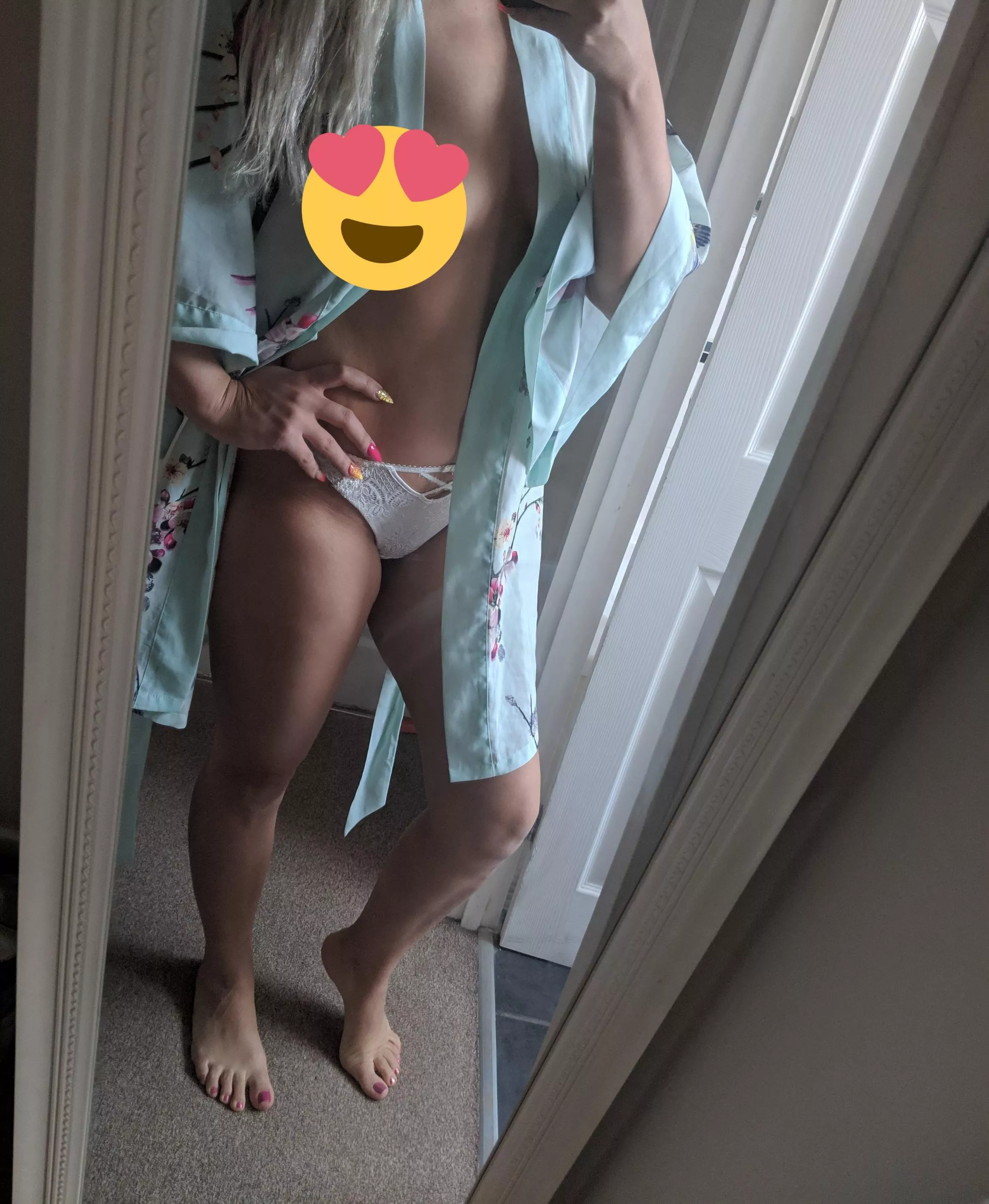 Sending this to my bf . Should I remove the sticker or make him wait until he comes back home 🤣 posted by iwantaria