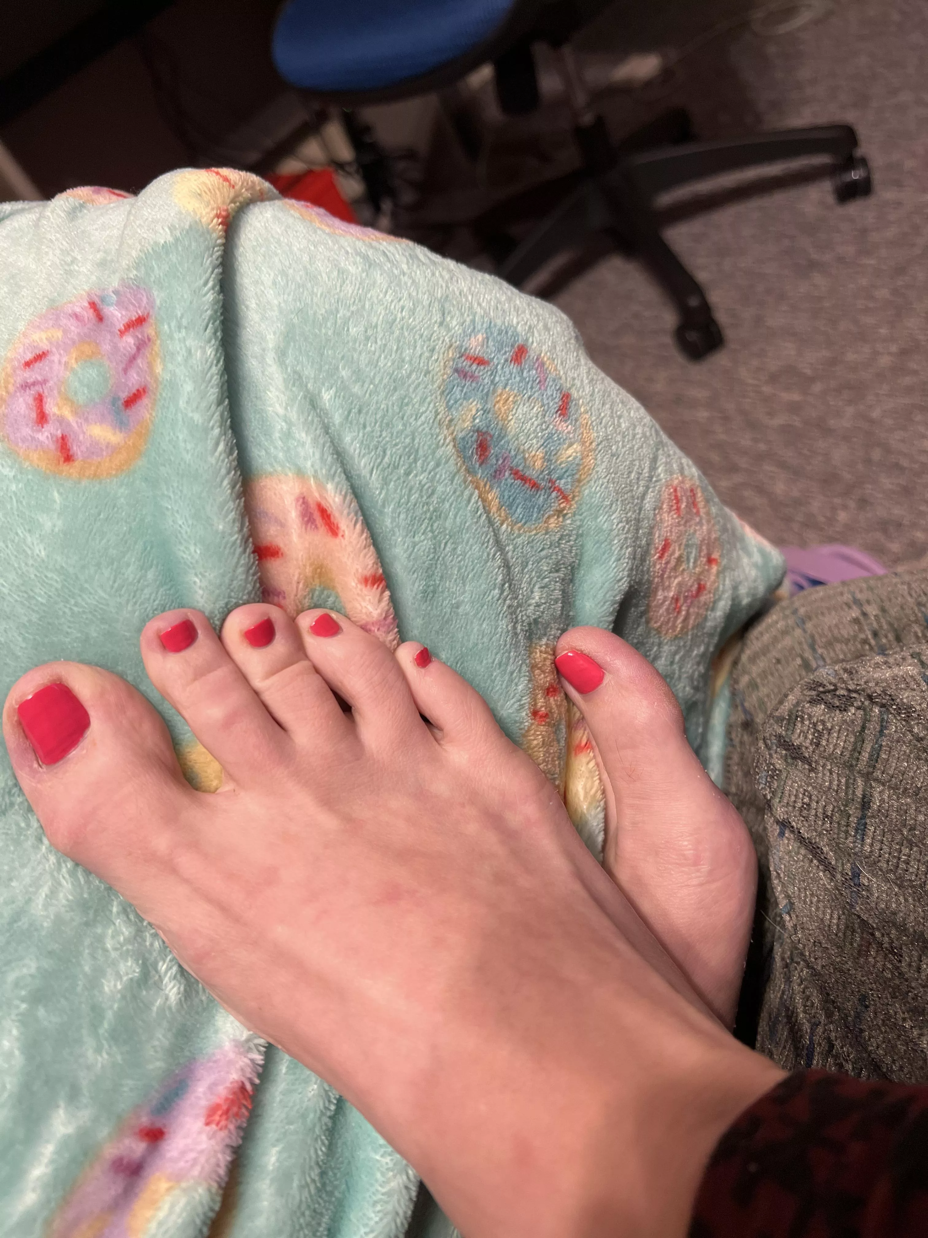 Serious Question - I recently have discovered myself and self love after losing weight. I think I have cute toes ðŸ˜… maybe more. ðŸ˜œ how does one become an â€œaccountantâ€ lol â€” picture so I donâ€™t get lost ðŸ‘€ posted by ImWorthMore13