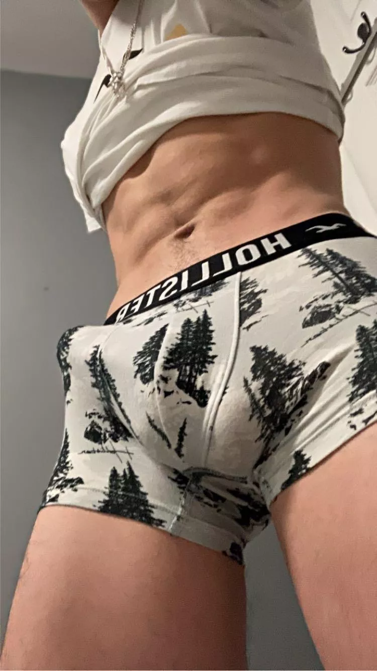 Sexy bulge pic posted by MidnightCommercial71