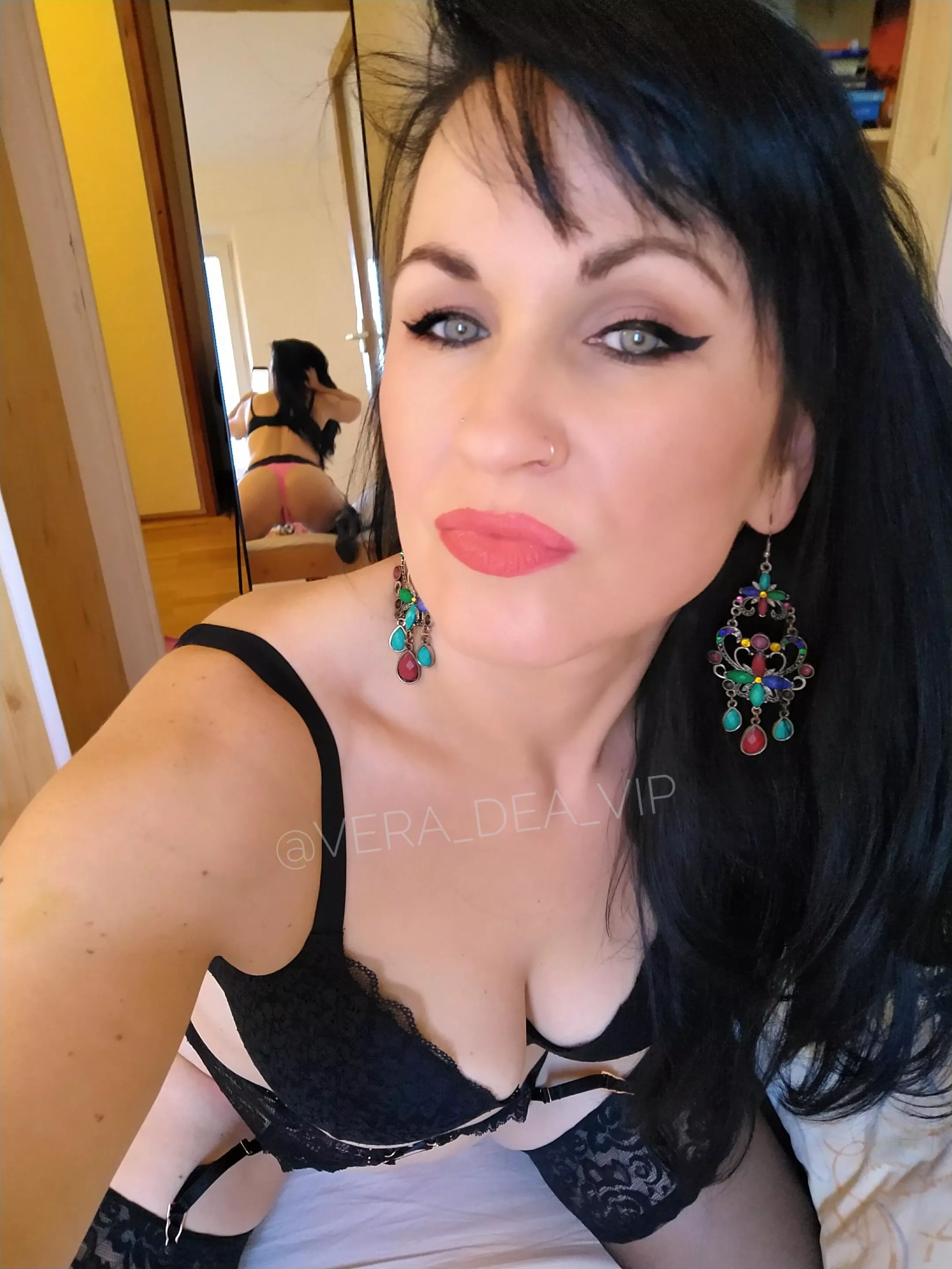 Sexy, curvy, hot and horny milf 😈 I want you to cum with my rich porn gallery 🔞 2.1K likes 💦 30% OFF and i'm worth it 🔥link in comment 💋 posted by vera_dea