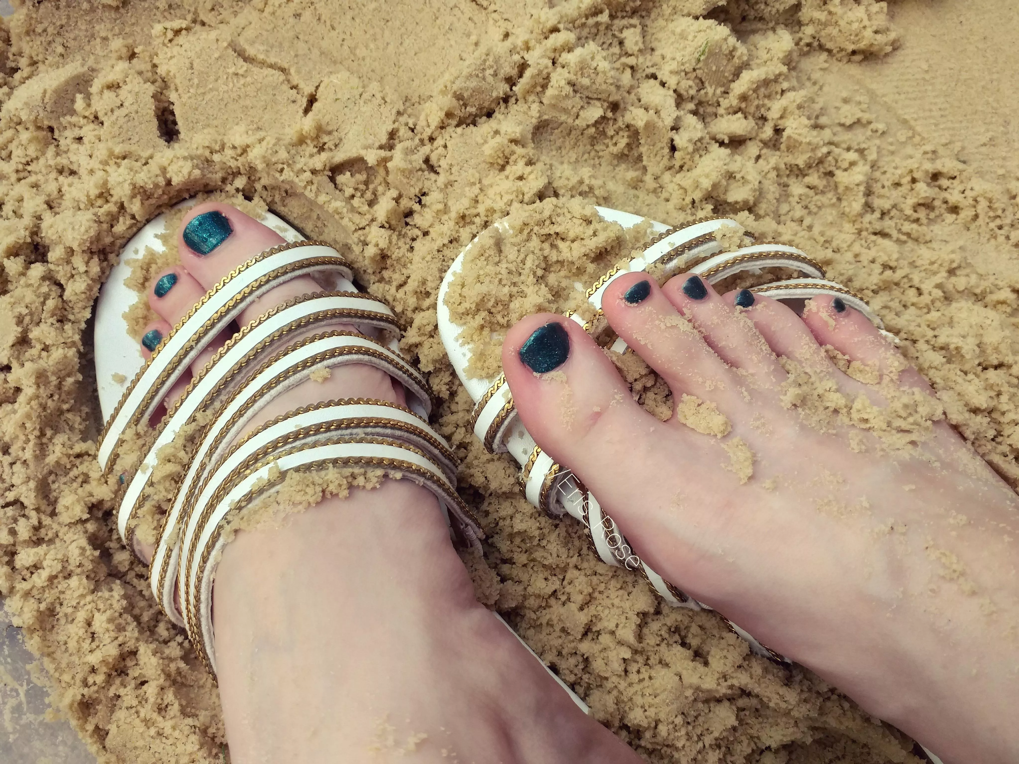 Sexy sandy toes posted by Eris_Rose